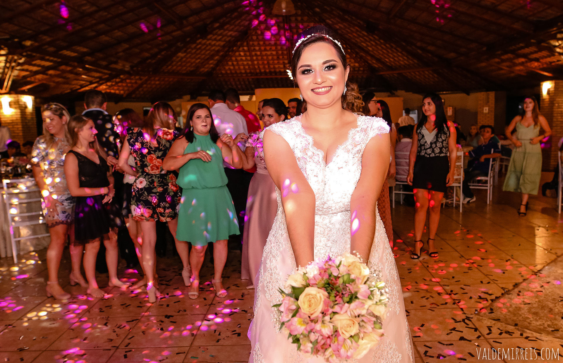 Foto Débora & Junior Foto Débora & Junior - Imagem 53