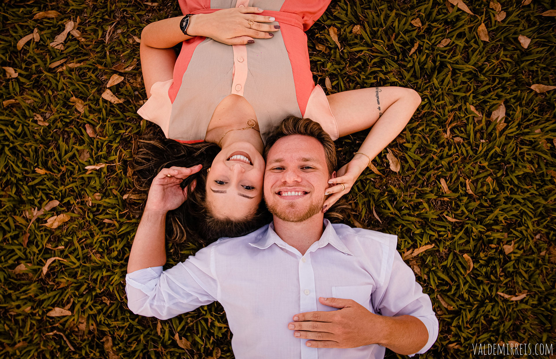 Foto Ensaio de Casal | Plantação de Seringueiras | Guapiaçu SP | Gabriela + Gabriel Foto Ensaio de Casal | Plantação de Seringueiras | Guapiaçu SP | Gabriela + Gabriel - Imagem 7