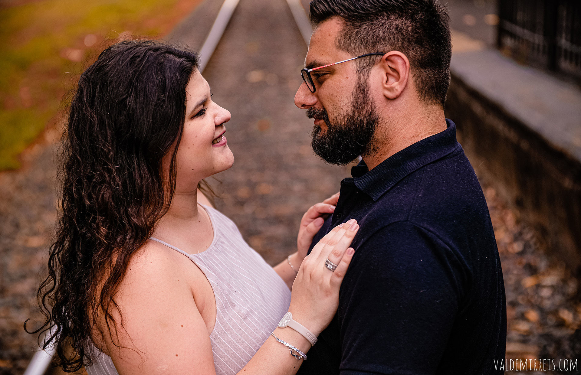 Foto Ensaio de Casal | Estação Ferroviária Engenheiro Schmitt | Engenheiro Schmitt SP | Danielle + Marco Foto Ensaio de Casal | Estação Ferroviária Engenheiro Schmitt | Engenheiro Schmitt SP | Danielle + Marco - Imagem 9