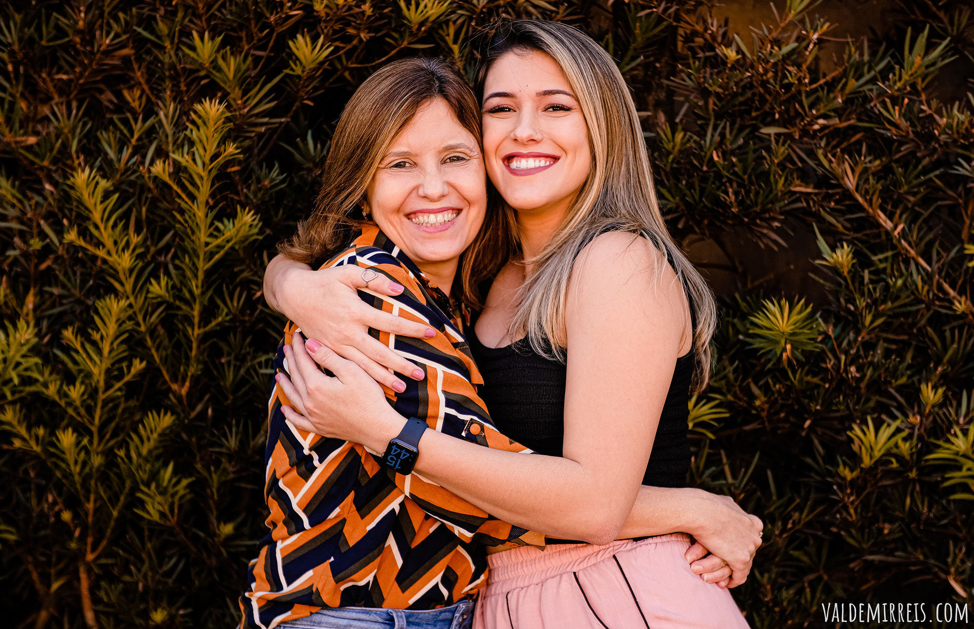 Foto E-Session | Ensaio Dia Das Mães | Praça do Vivendas | São José do Rio Preto SP | Isabella + Mariani Foto E-Session | Ensaio Dia Das Mães | Praça do Vivendas | São José do Rio Preto SP | Isabella + Mariani - Imagem 1
