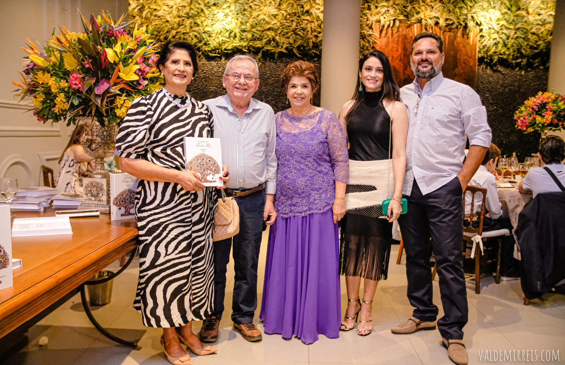Foto Fotografia de Aniversário | 71 Anos | Felix Petrolli Buffet | São José do Rio Preto SP | Val Maciel Foto Fotografia de Aniversário | 71 Anos | Felix Petrolli Buffet | São José do Rio Preto SP | Val Maciel - Imagem 10