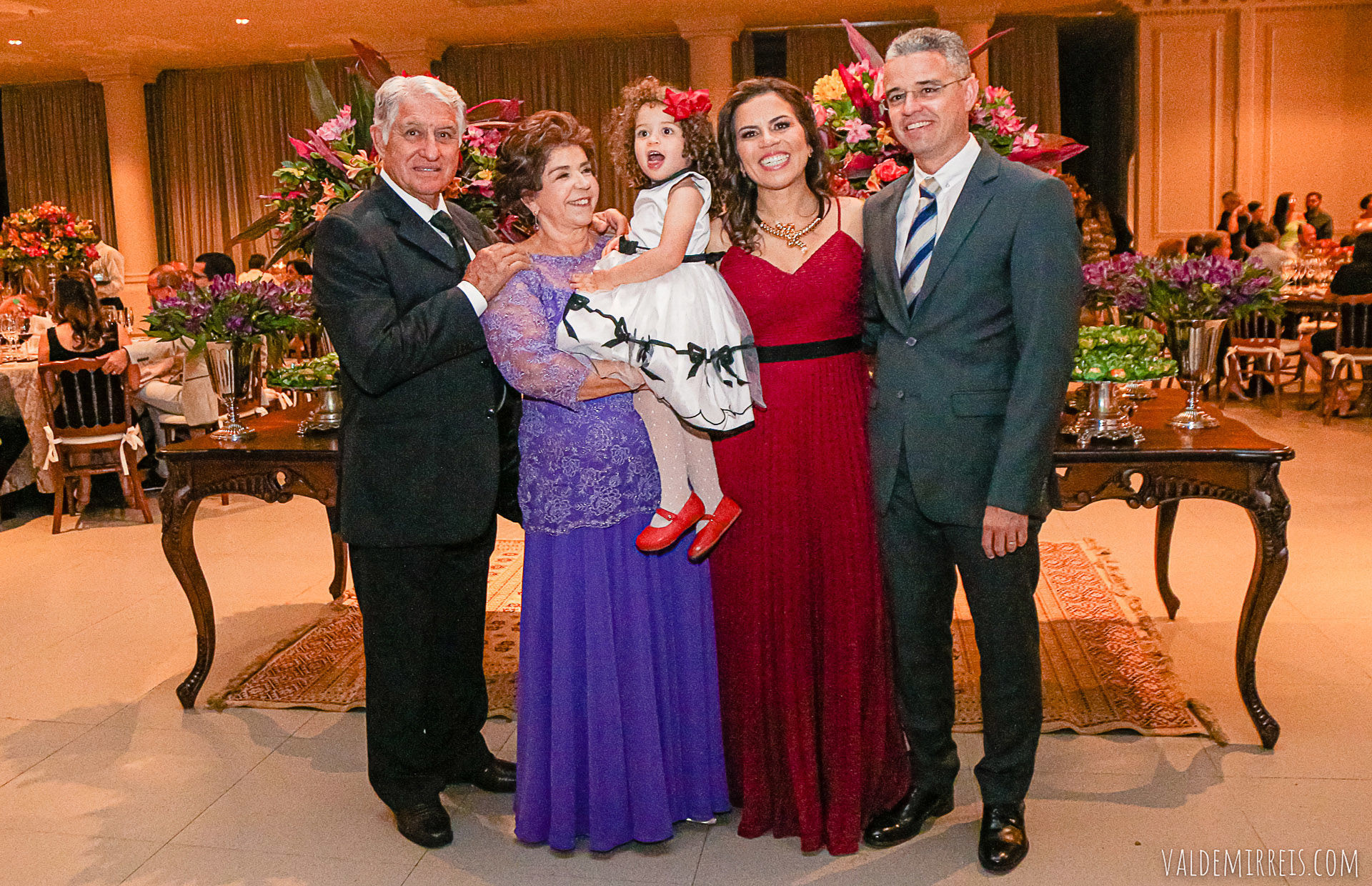 Foto Fotografia de Aniversário | 71 Anos | Felix Petrolli Buffet | São José do Rio Preto SP | Val Maciel Foto Fotografia de Aniversário | 71 Anos | Felix Petrolli Buffet | São José do Rio Preto SP | Val Maciel - Imagem 9