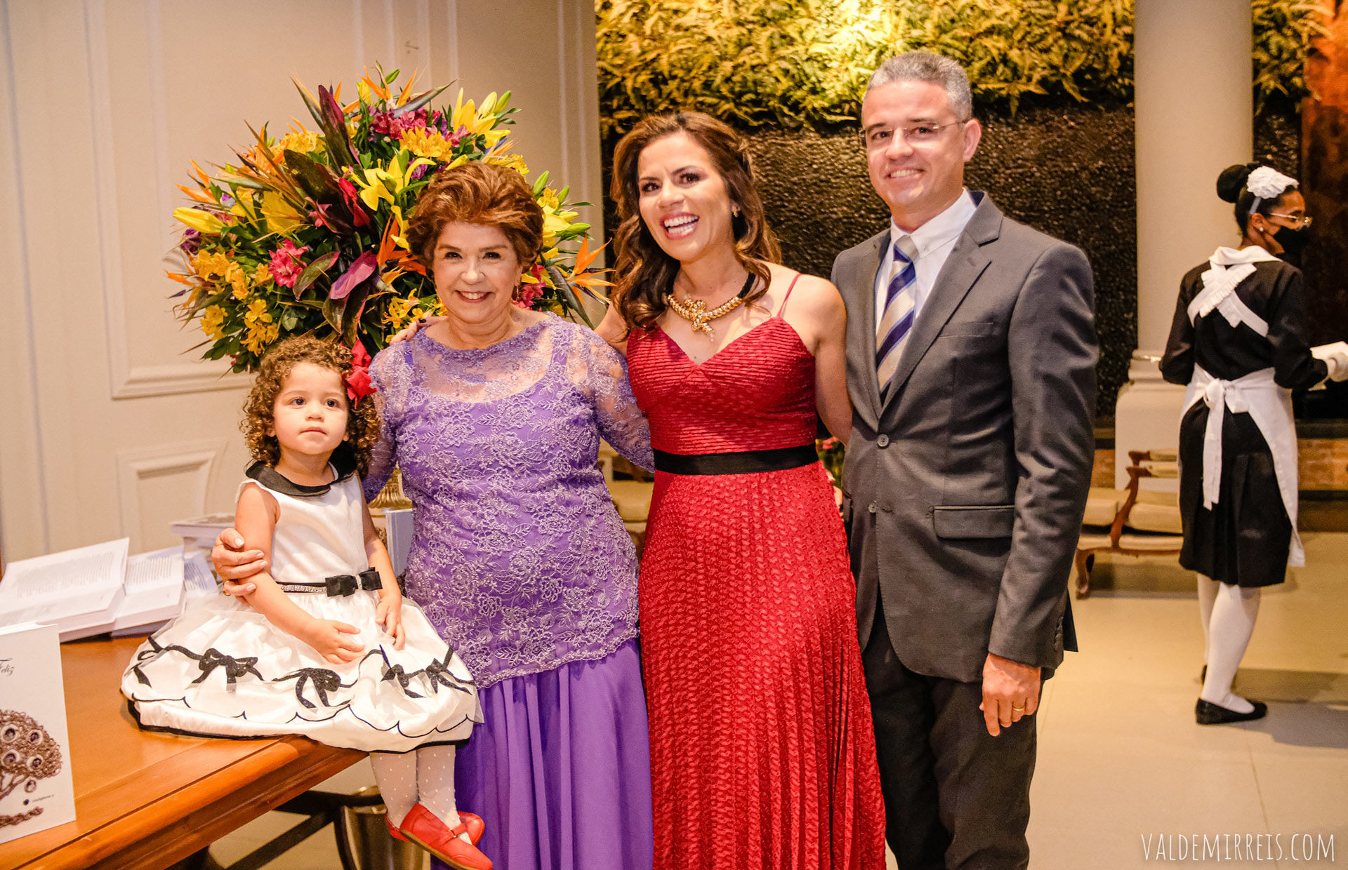 Foto Fotografia de Aniversário | 71 Anos | Felix Petrolli Buffet | São José do Rio Preto SP | Val Maciel Foto Fotografia de Aniversário | 71 Anos | Felix Petrolli Buffet | São José do Rio Preto SP | Val Maciel - Imagem 0