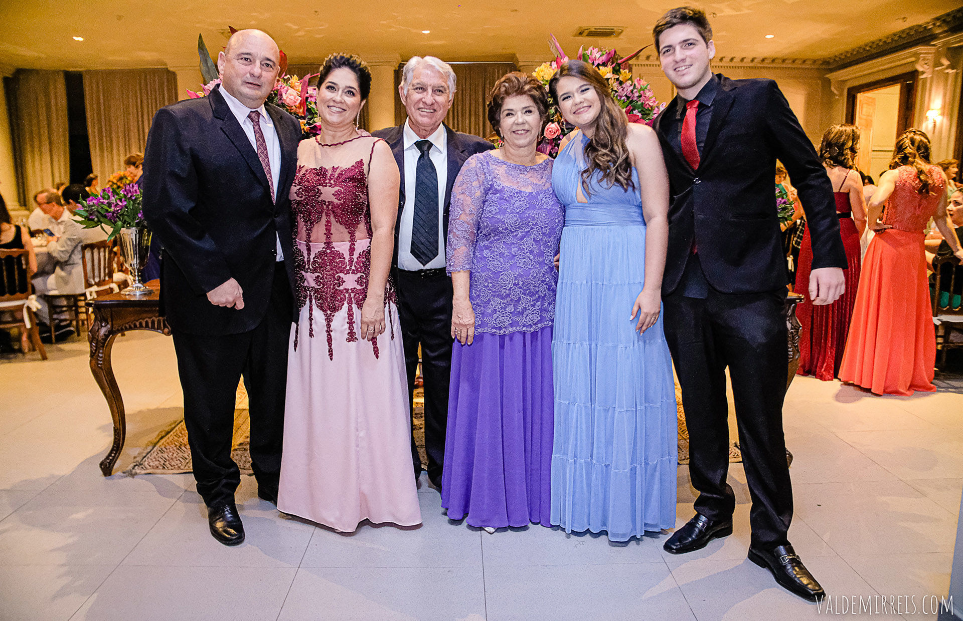 Foto Fotografia de Aniversário | 71 Anos | Felix Petrolli Buffet | São José do Rio Preto SP | Val Maciel Foto Fotografia de Aniversário | 71 Anos | Felix Petrolli Buffet | São José do Rio Preto SP | Val Maciel - Imagem 12