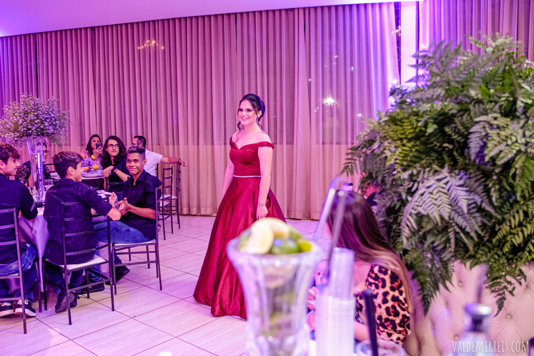 Foto Fotografia de Aniversário Debutante Espaço Gabbana | São José do Rio Preto SP | Larissa Munhoz 15 Anos Foto Fotografia de Aniversário Debutante Espaço Gabbana | São José do Rio Preto SP | Larissa Munhoz 15 Anos - Imagem 208