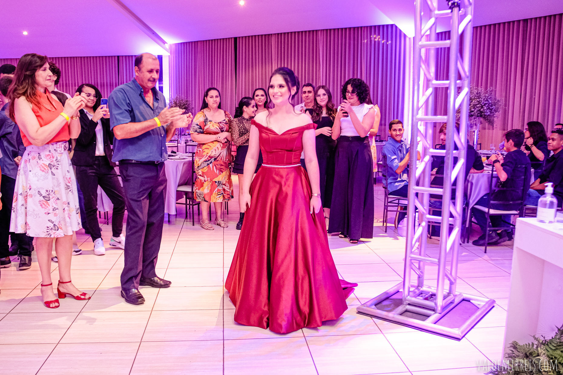 Foto Fotografia de Aniversário Debutante Espaço Gabbana | São José do Rio Preto SP | Larissa Munhoz 15 Anos Foto Fotografia de Aniversário Debutante Espaço Gabbana | São José do Rio Preto SP | Larissa Munhoz 15 Anos - Imagem 206