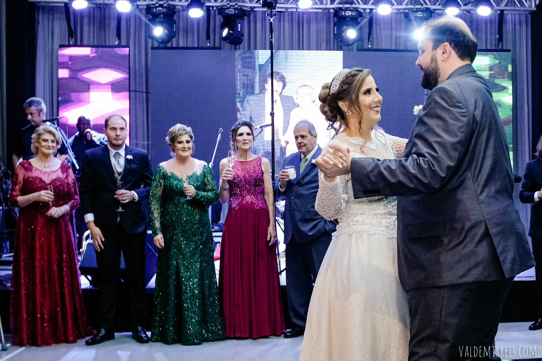 Foto Fotografia de Casamento | Paróquia Menino Jesus de Praga | Felix Petrolli Buffet | São José do Rio Preto SP | Lívia + Paulo Foto Fotografia de Casamento | Paróquia Menino Jesus de Praga | Felix Petrolli Buffet | São José do Rio Preto SP | Lívia + Paulo - Imagem 174