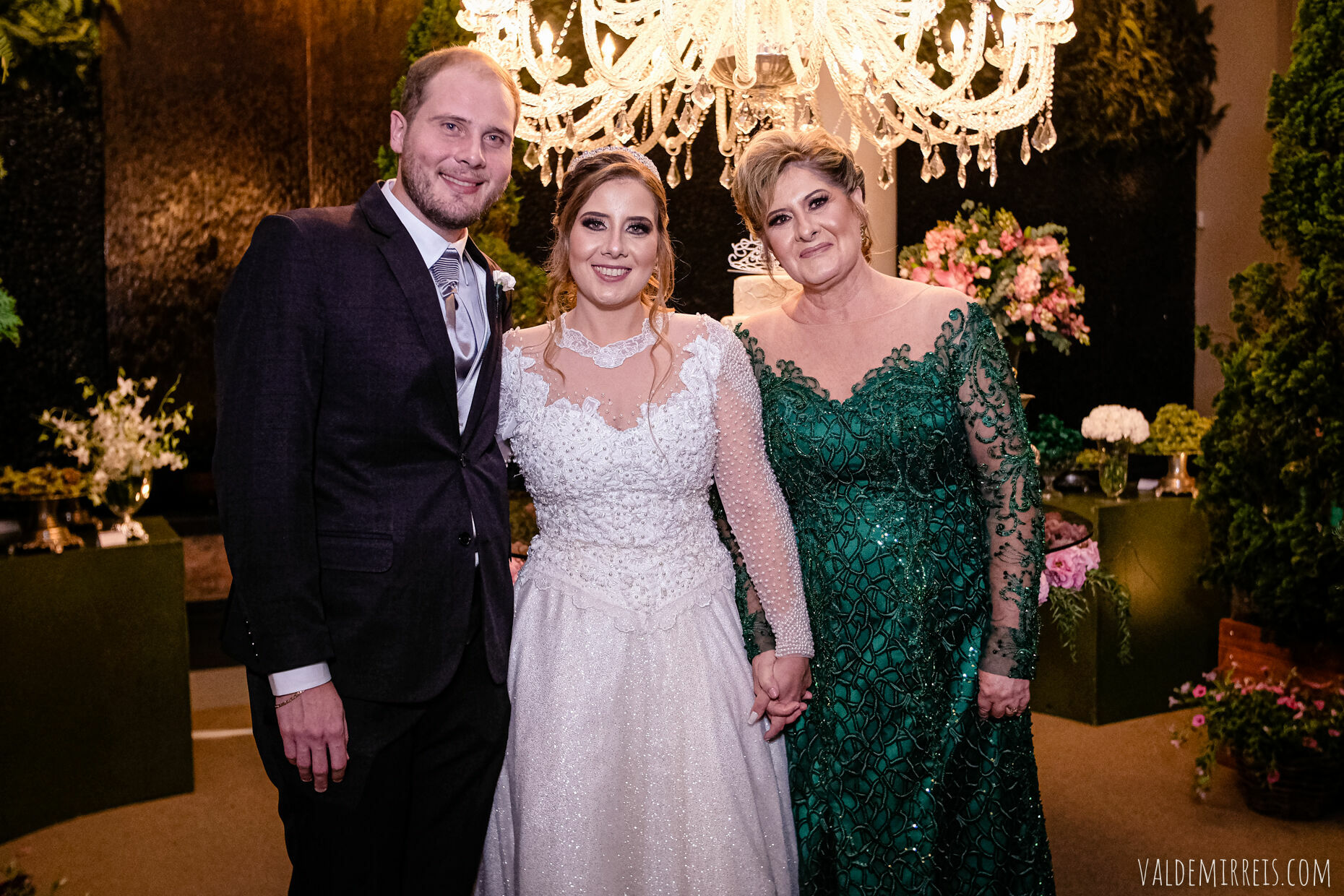 Foto Fotografia de Casamento | Paróquia Menino Jesus de Praga | Felix Petrolli Buffet | São José do Rio Preto SP | Lívia + Paulo Foto Fotografia de Casamento | Paróquia Menino Jesus de Praga | Felix Petrolli Buffet | São José do Rio Preto SP | Lívia + Paulo - Imagem 189