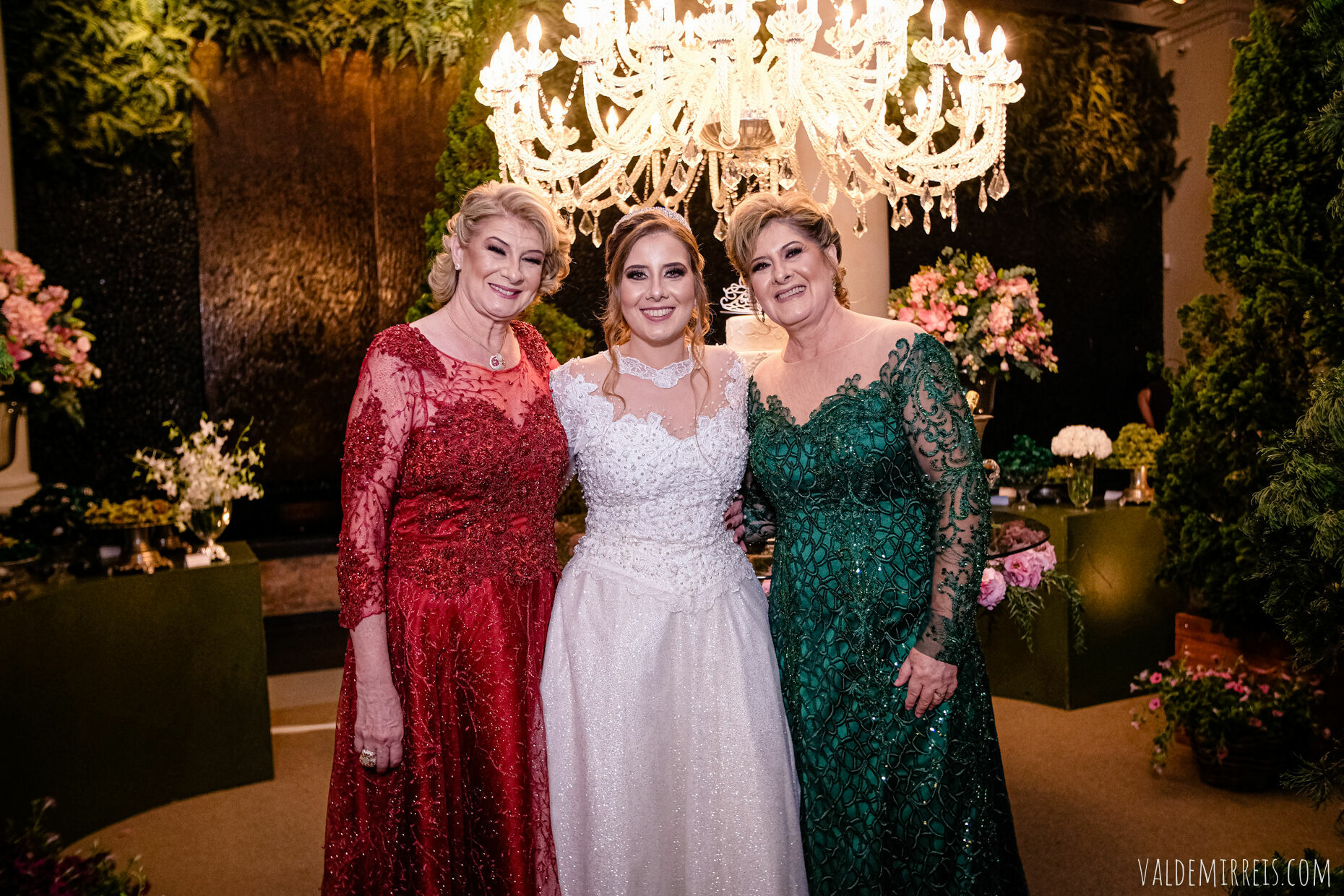 Foto Fotografia de Casamento | Paróquia Menino Jesus de Praga | Felix Petrolli Buffet | São José do Rio Preto SP | Lívia + Paulo Foto Fotografia de Casamento | Paróquia Menino Jesus de Praga | Felix Petrolli Buffet | São José do Rio Preto SP | Lívia + Paulo - Imagem 205