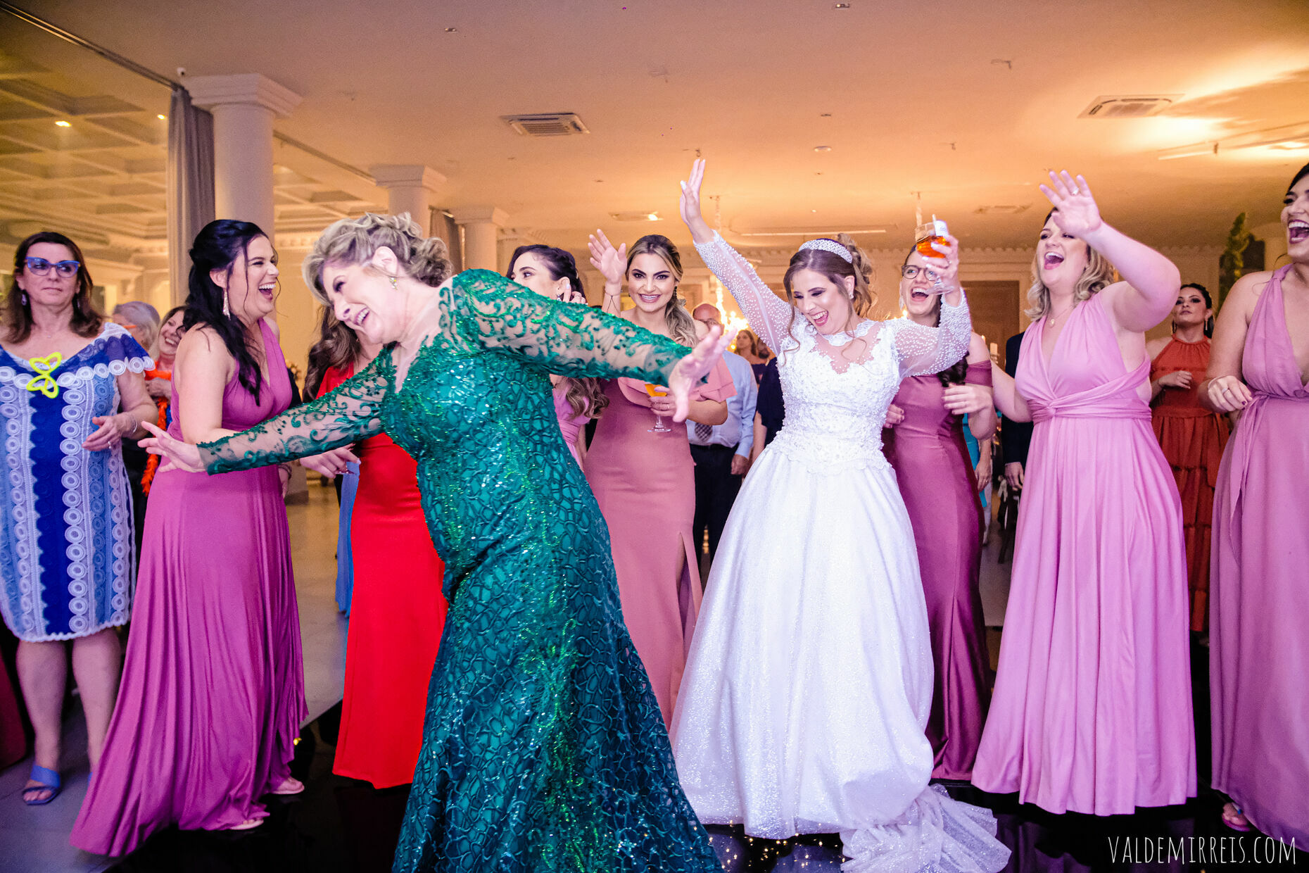 Foto Fotografia de Casamento | Paróquia Menino Jesus de Praga | Felix Petrolli Buffet | São José do Rio Preto SP | Lívia + Paulo Foto Fotografia de Casamento | Paróquia Menino Jesus de Praga | Felix Petrolli Buffet | São José do Rio Preto SP | Lívia + Paulo - Imagem 236