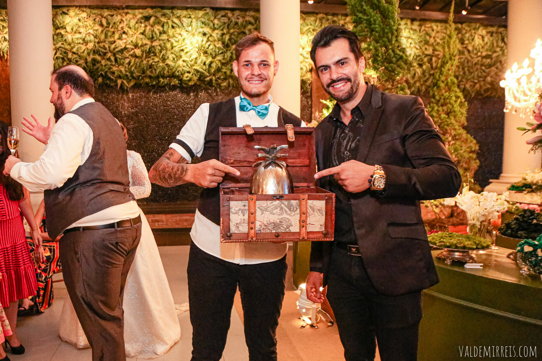 Foto Fotografia de Casamento | Paróquia Menino Jesus de Praga | Felix Petrolli Buffet | São José do Rio Preto SP | Lívia + Paulo Foto Fotografia de Casamento | Paróquia Menino Jesus de Praga | Felix Petrolli Buffet | São José do Rio Preto SP | Lívia + Paulo - Imagem 249