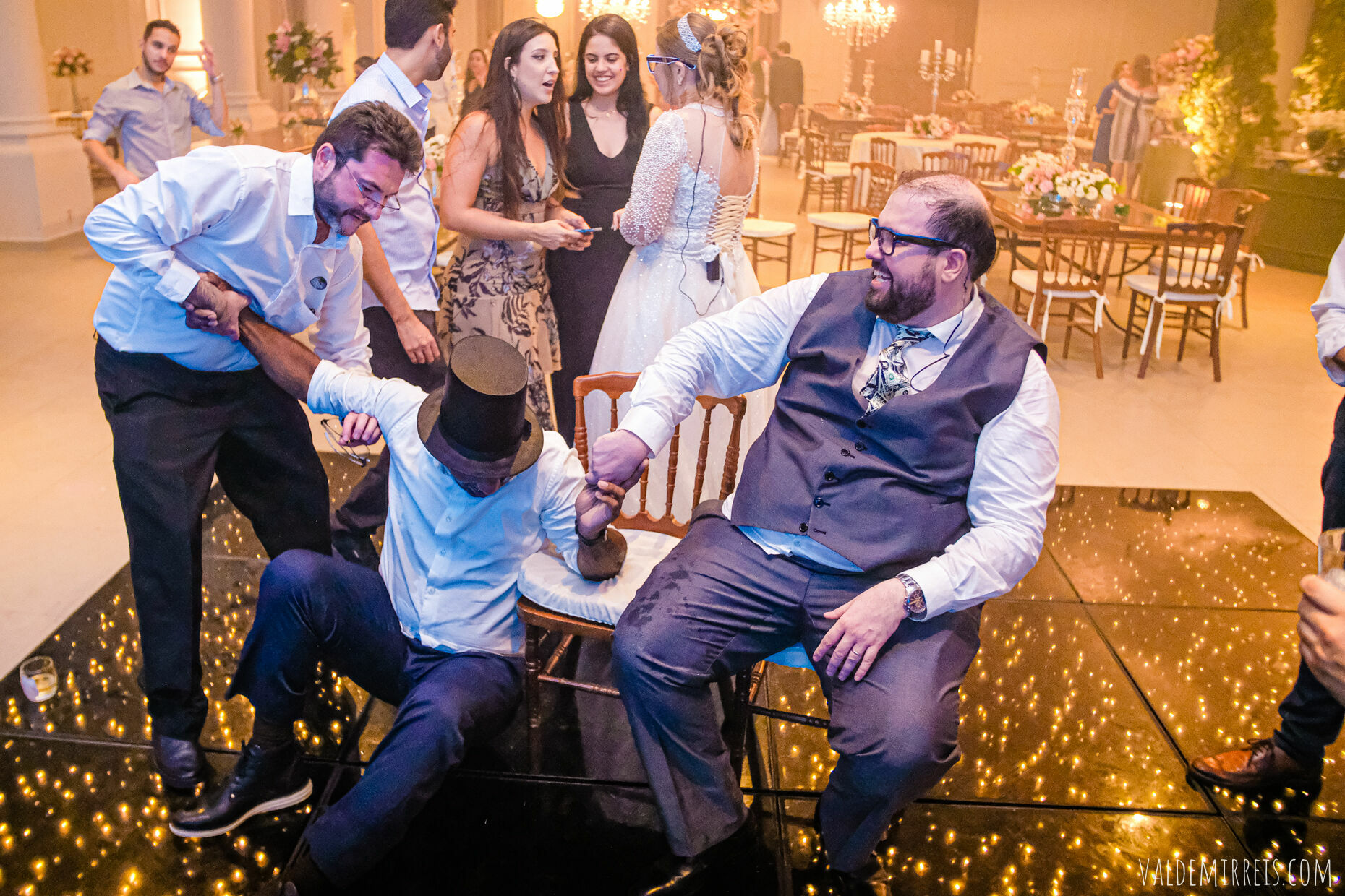 Foto Fotografia de Casamento | Paróquia Menino Jesus de Praga | Felix Petrolli Buffet | São José do Rio Preto SP | Lívia + Paulo Foto Fotografia de Casamento | Paróquia Menino Jesus de Praga | Felix Petrolli Buffet | São José do Rio Preto SP | Lívia + Paulo - Imagem 344