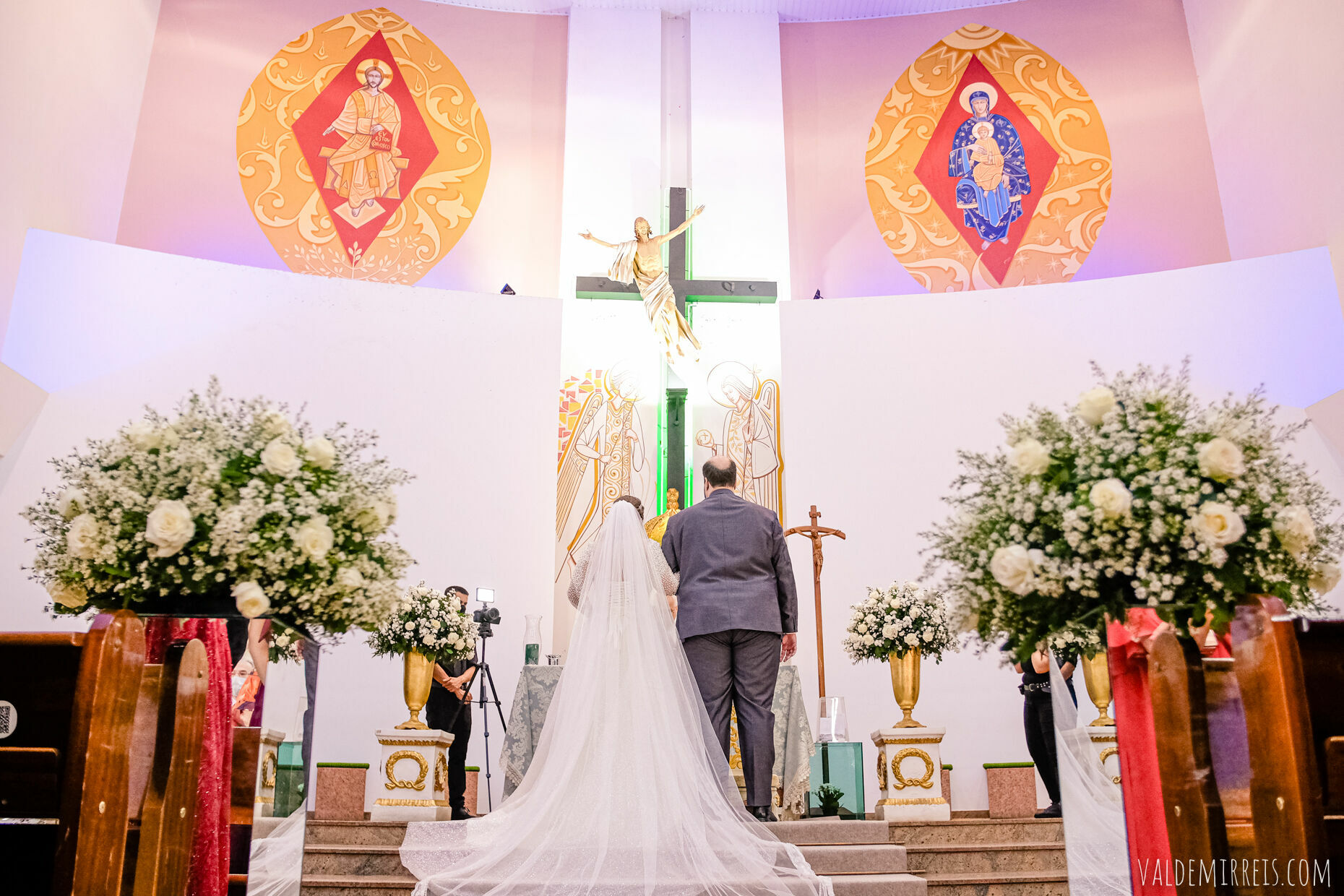 Foto i Fotografia de Casamento | Paróquia Menino Jesus de Praga | Felix Petrolli Buffet | São José do Rio Preto SP | Lívia + Paulo Foto i Fotografia de Casamento | Paróquia Menino Jesus de Praga | Felix Petrolli Buffet | São José do Rio Preto SP | Lívia + Paulo - Imagem 57