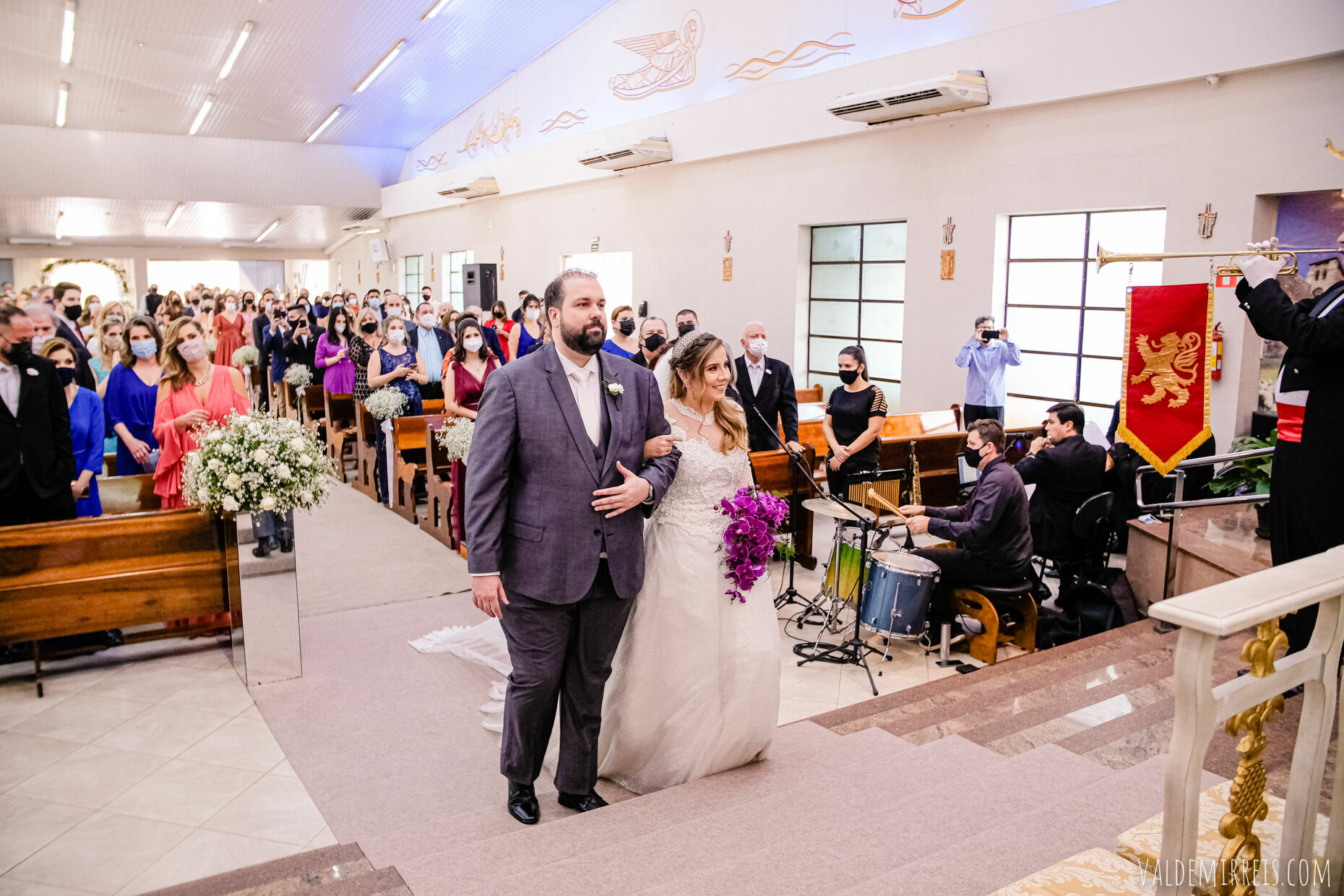 Foto i Fotografia de Casamento | Paróquia Menino Jesus de Praga | Felix Petrolli Buffet | São José do Rio Preto SP | Lívia + Paulo Foto i Fotografia de Casamento | Paróquia Menino Jesus de Praga | Felix Petrolli Buffet | São José do Rio Preto SP | Lívia + Paulo - Imagem 56