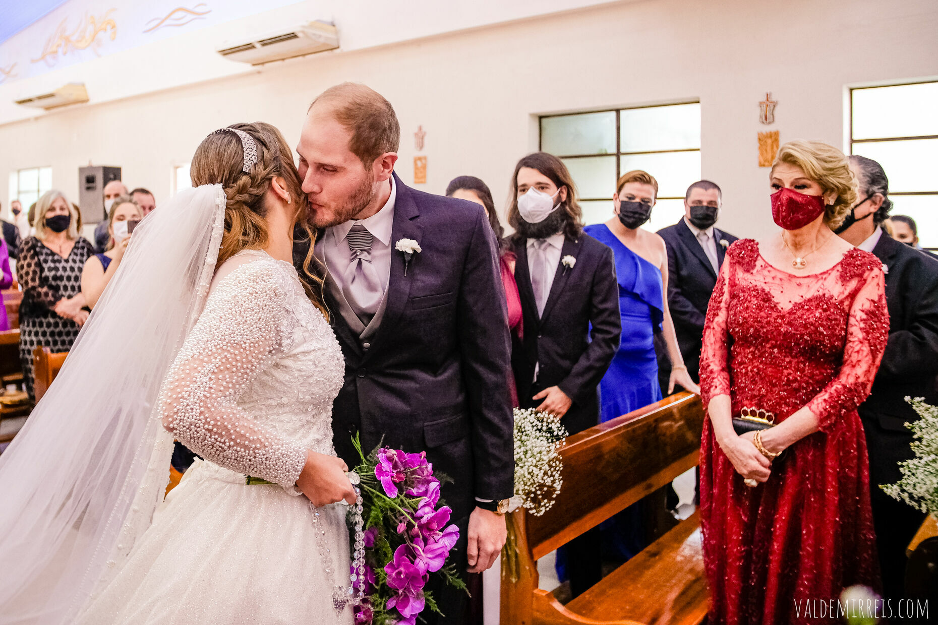 Foto i Fotografia de Casamento | Paróquia Menino Jesus de Praga | Felix Petrolli Buffet | São José do Rio Preto SP | Lívia + Paulo Foto i Fotografia de Casamento | Paróquia Menino Jesus de Praga | Felix Petrolli Buffet | São José do Rio Preto SP | Lívia + Paulo - Imagem 53