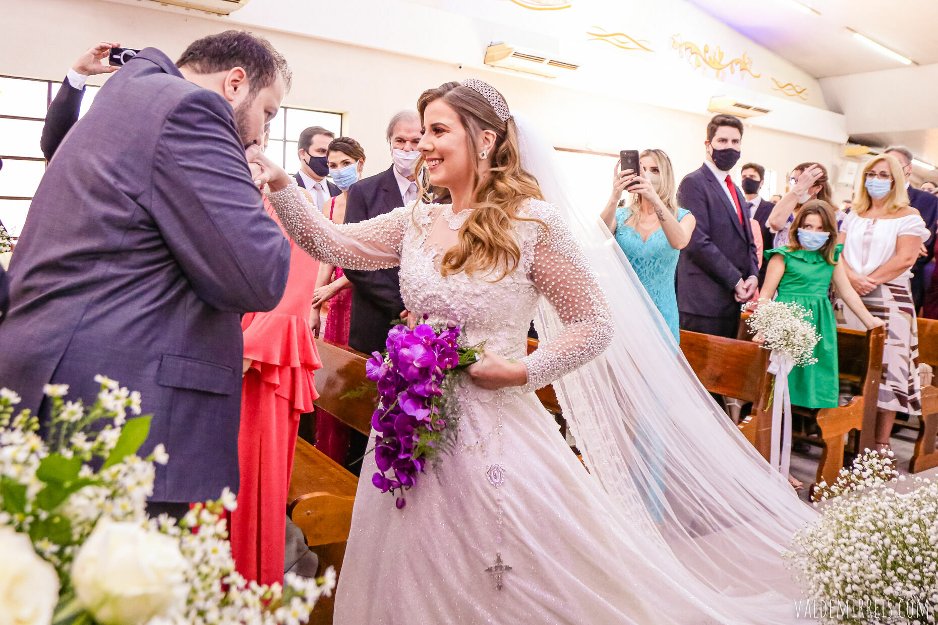 Foto i Fotografia de Casamento | Paróquia Menino Jesus de Praga | Felix Petrolli Buffet | São José do Rio Preto SP | Lívia + Paulo Foto i Fotografia de Casamento | Paróquia Menino Jesus de Praga | Felix Petrolli Buffet | São José do Rio Preto SP | Lívia + Paulo - Imagem 110
