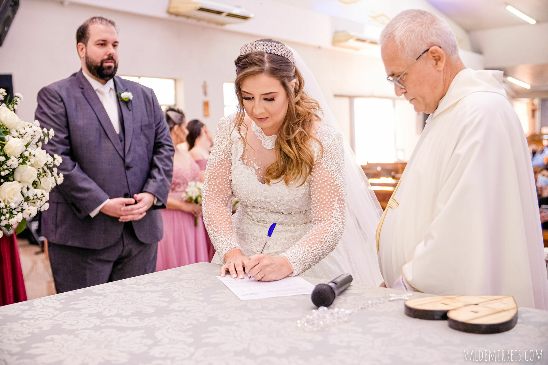 Foto i Fotografia de Casamento | Paróquia Menino Jesus de Praga | Felix Petrolli Buffet | São José do Rio Preto SP | Lívia + Paulo Foto i Fotografia de Casamento | Paróquia Menino Jesus de Praga | Felix Petrolli Buffet | São José do Rio Preto SP | Lívia + Paulo - Imagem 99