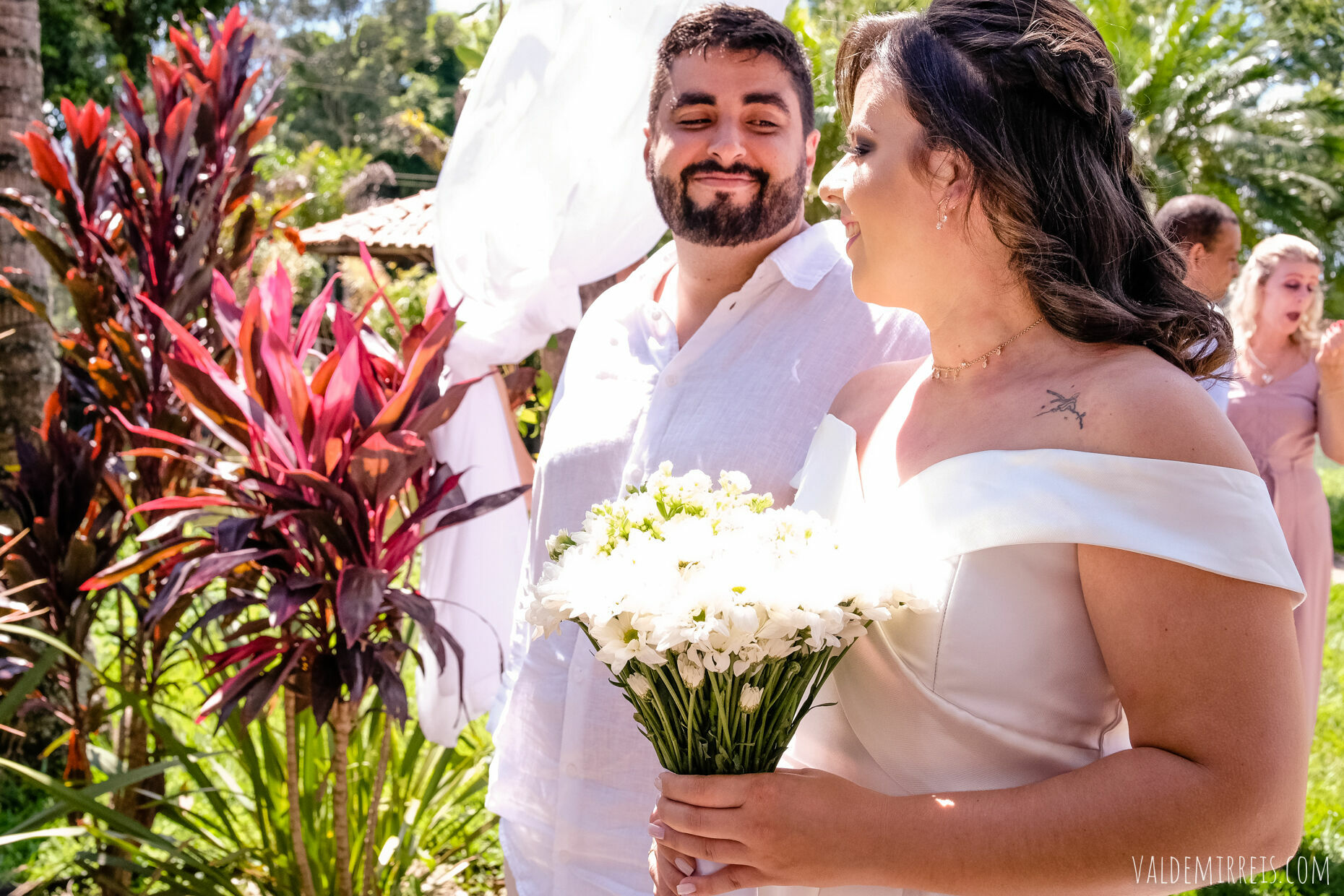 Foto Fotografia de Casamento | Estância Lago Azul | Registro Civil das Pessoas Naturais e Interdições e Tutelas | Urupês SP | Amanda + Artur Foto Fotografia de Casamento | Estância Lago Azul | Registro Civil das Pessoas Naturais e Interdições e Tutelas | Urupês SP | Amanda + Artur - Imagem 70