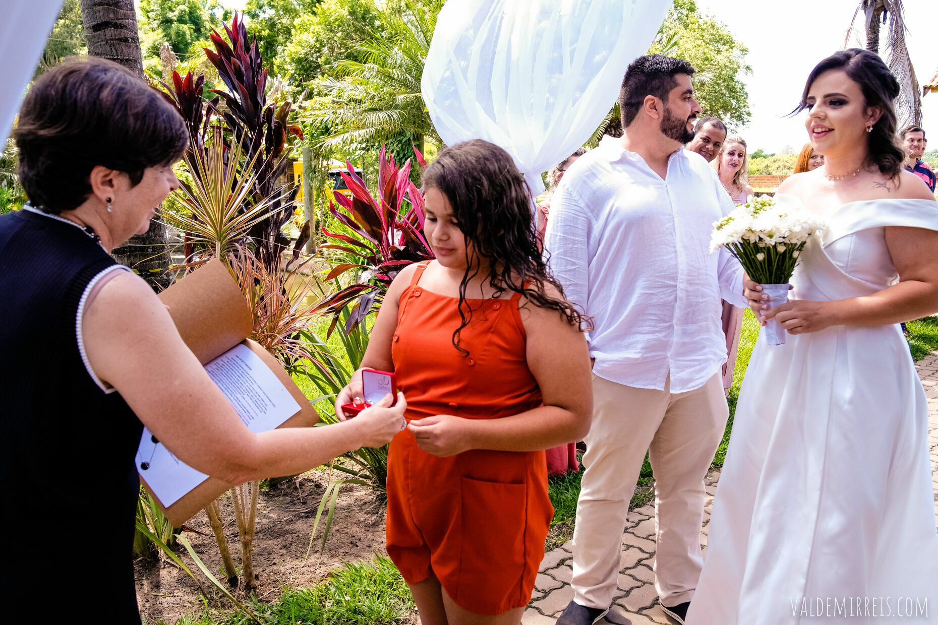 Foto Fotografia de Casamento | Estância Lago Azul | Registro Civil das Pessoas Naturais e Interdições e Tutelas | Urupês SP | Amanda + Artur Foto Fotografia de Casamento | Estância Lago Azul | Registro Civil das Pessoas Naturais e Interdições e Tutelas | Urupês SP | Amanda + Artur - Imagem 92
