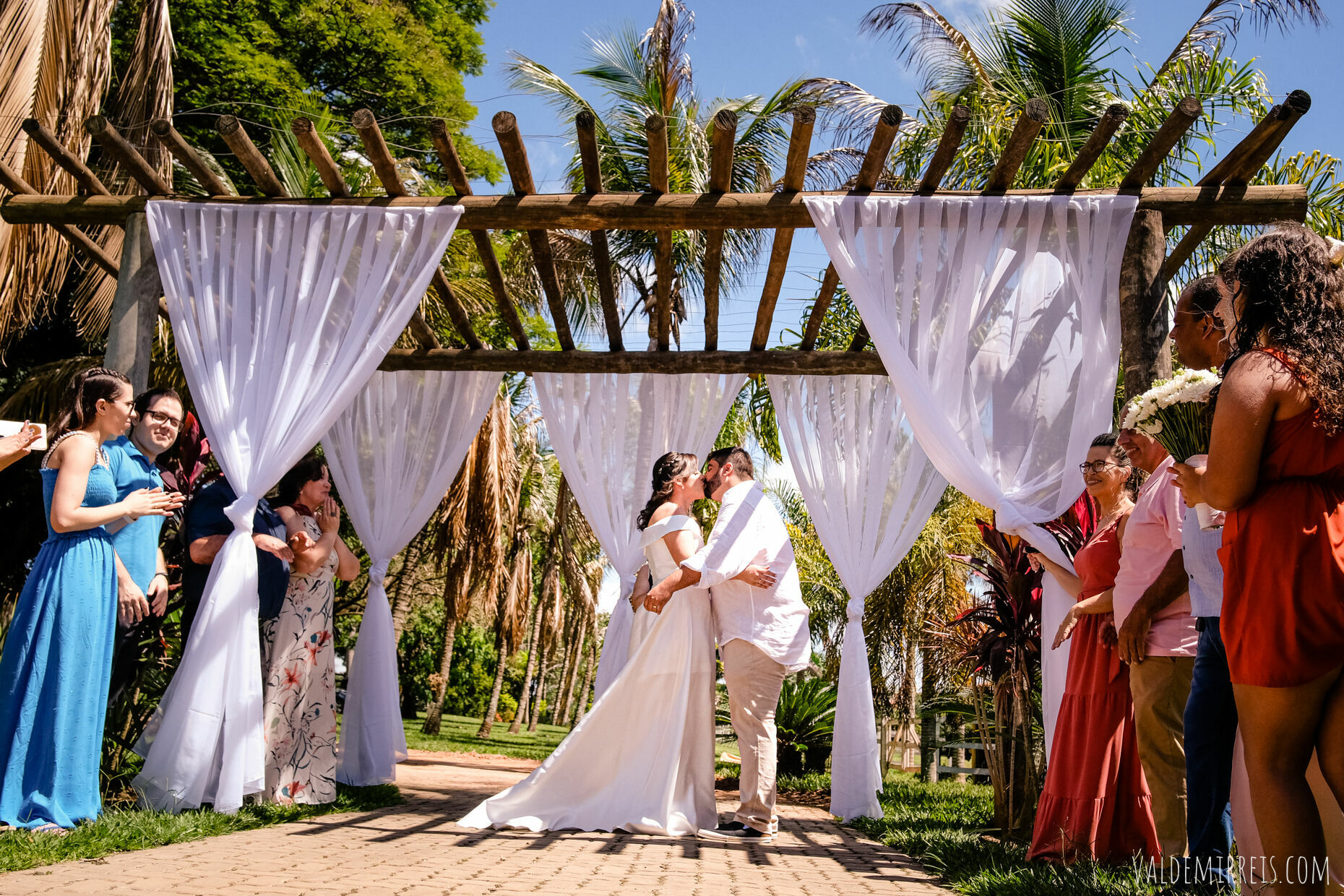 Foto Fotografia de Casamento | Estância Lago Azul | Registro Civil das Pessoas Naturais e Interdições e Tutelas | Urupês SP | Amanda + Artur Foto Fotografia de Casamento | Estância Lago Azul | Registro Civil das Pessoas Naturais e Interdições e Tutelas | Urupês SP | Amanda + Artur - Imagem 105