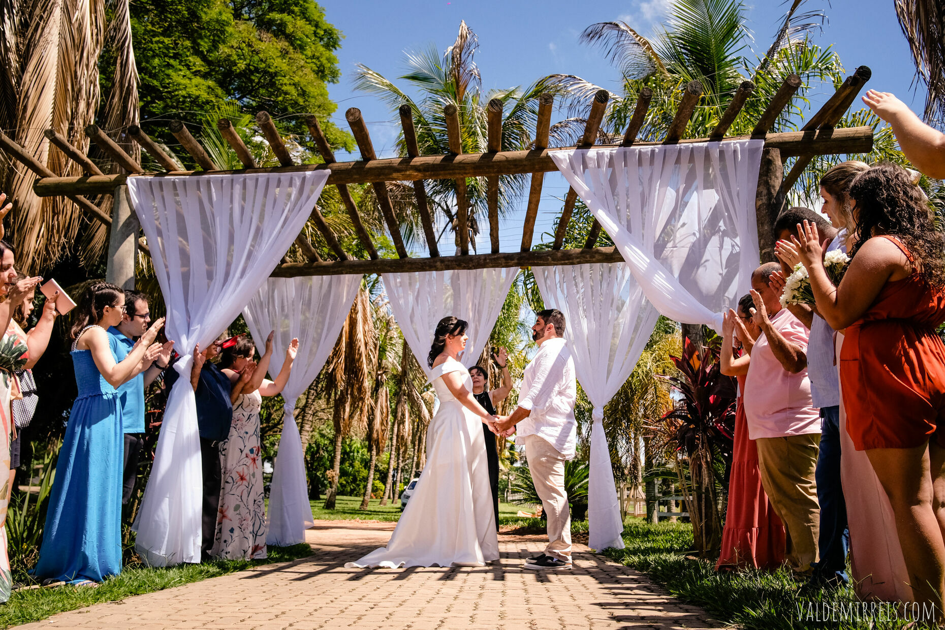 Foto Fotografia de Casamento | Estância Lago Azul | Registro Civil das Pessoas Naturais e Interdições e Tutelas | Urupês SP | Amanda + Artur Foto Fotografia de Casamento | Estância Lago Azul | Registro Civil das Pessoas Naturais e Interdições e Tutelas | Urupês SP | Amanda + Artur - Imagem 104