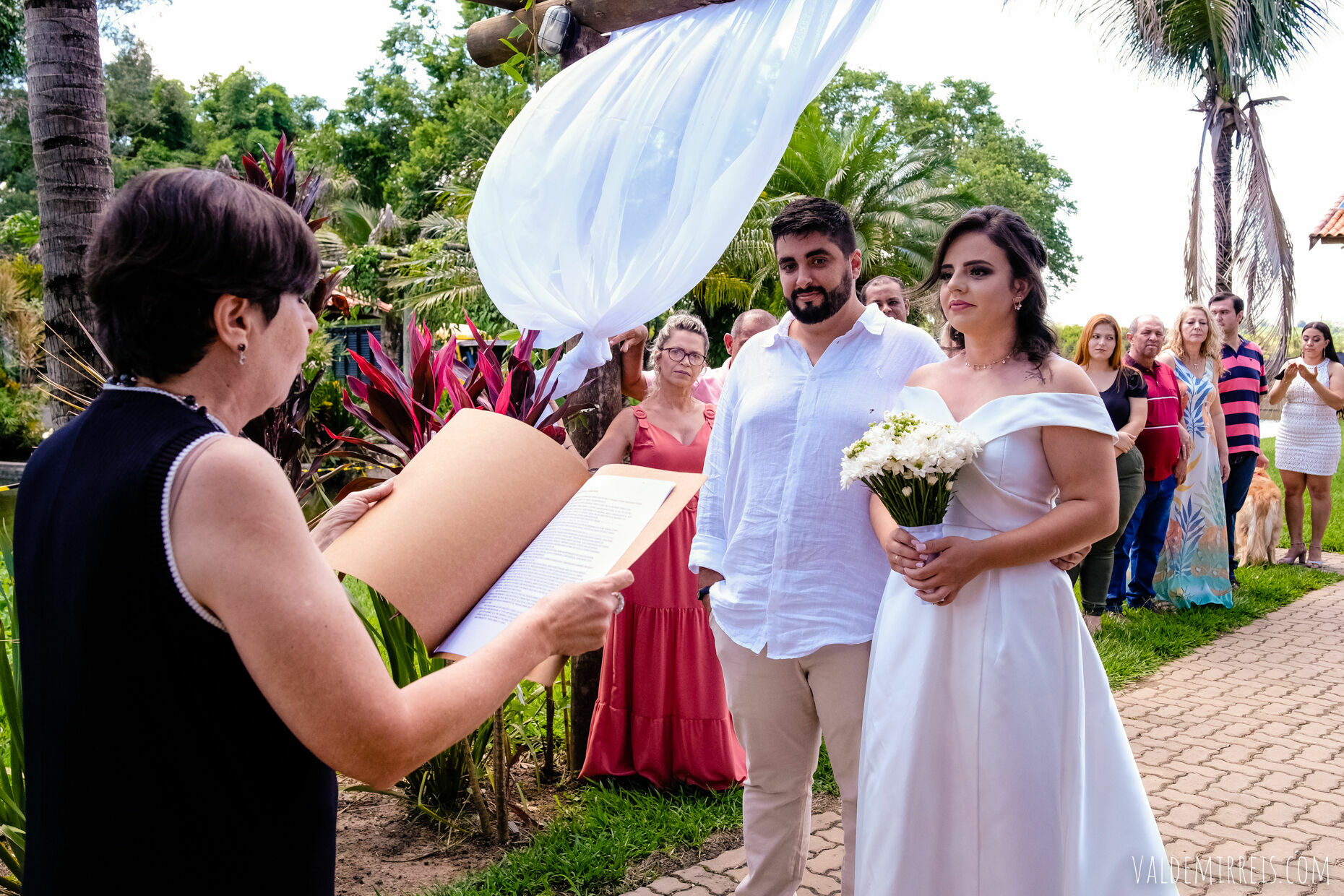 Foto Fotografia de Casamento | Estância Lago Azul | Registro Civil das Pessoas Naturais e Interdições e Tutelas | Urupês SP | Amanda + Artur Foto Fotografia de Casamento | Estância Lago Azul | Registro Civil das Pessoas Naturais e Interdições e Tutelas | Urupês SP | Amanda + Artur - Imagem 85
