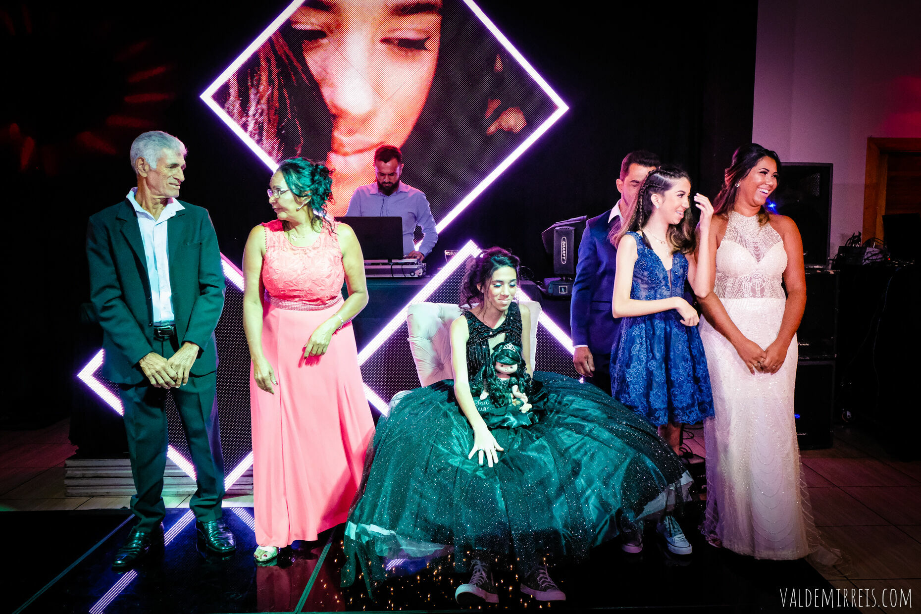 Foto Fotografia de Aniversário Debutante Espaço Gabbana | São José do Rio Preto SP | Ana Laura 15 + 1 Foto Fotografia de Aniversário Debutante Espaço Gabbana | São José do Rio Preto SP | Ana Laura 15 + 1 - Imagem 106