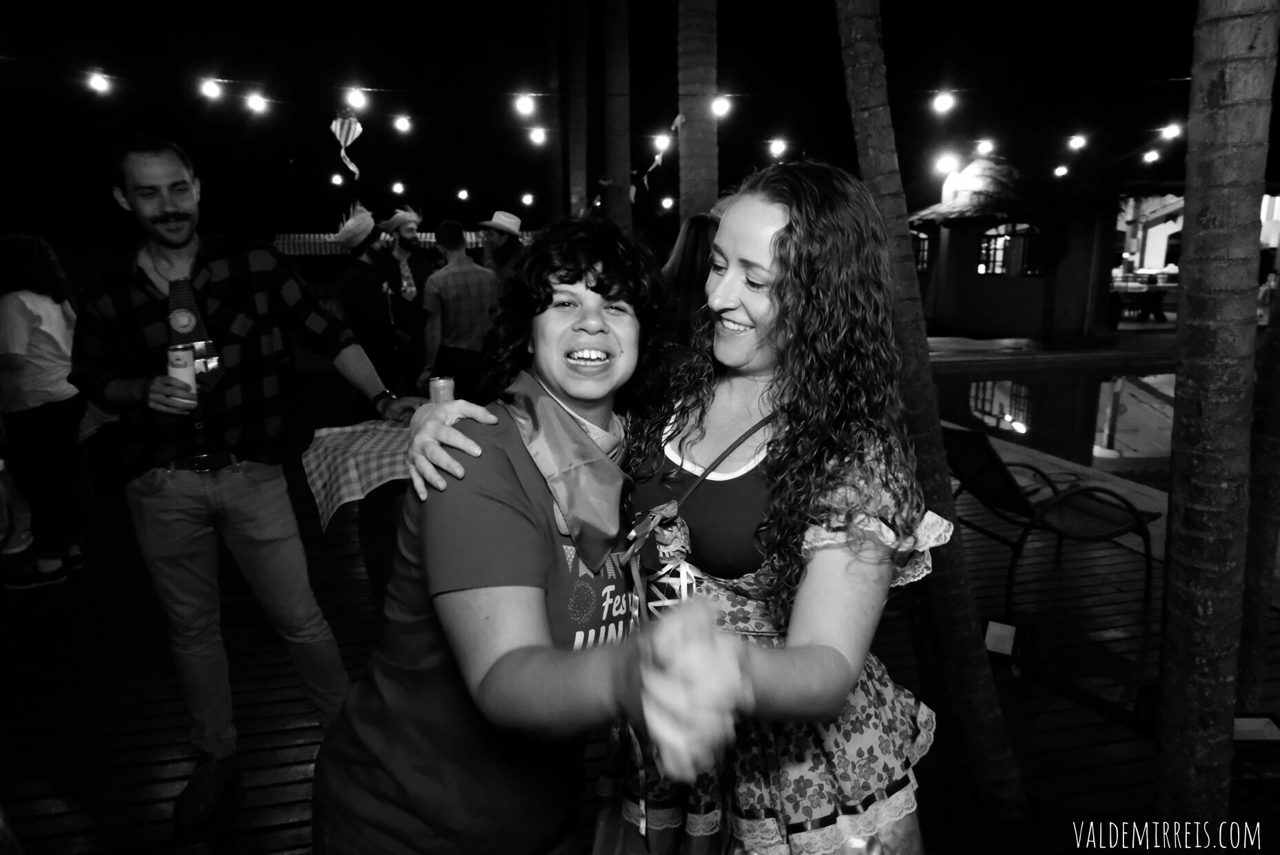 Foto BIG GAY BONANZA | Fotografia de Casamento | Espaço Flor de Liz | Mairiporã SP | Megan + Leticia Foto BIG GAY BONANZA | Fotografia de Casamento | Espaço Flor de Liz | Mairiporã SP | Megan + Leticia - Imagem 107