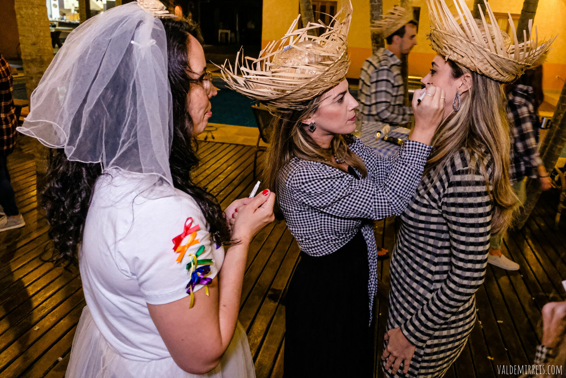 Foto BIG GAY BONANZA | Fotografia de Casamento | Espaço Flor de Liz | Mairiporã SP | Megan + Leticia Foto BIG GAY BONANZA | Fotografia de Casamento | Espaço Flor de Liz | Mairiporã SP | Megan + Leticia - Imagem 142