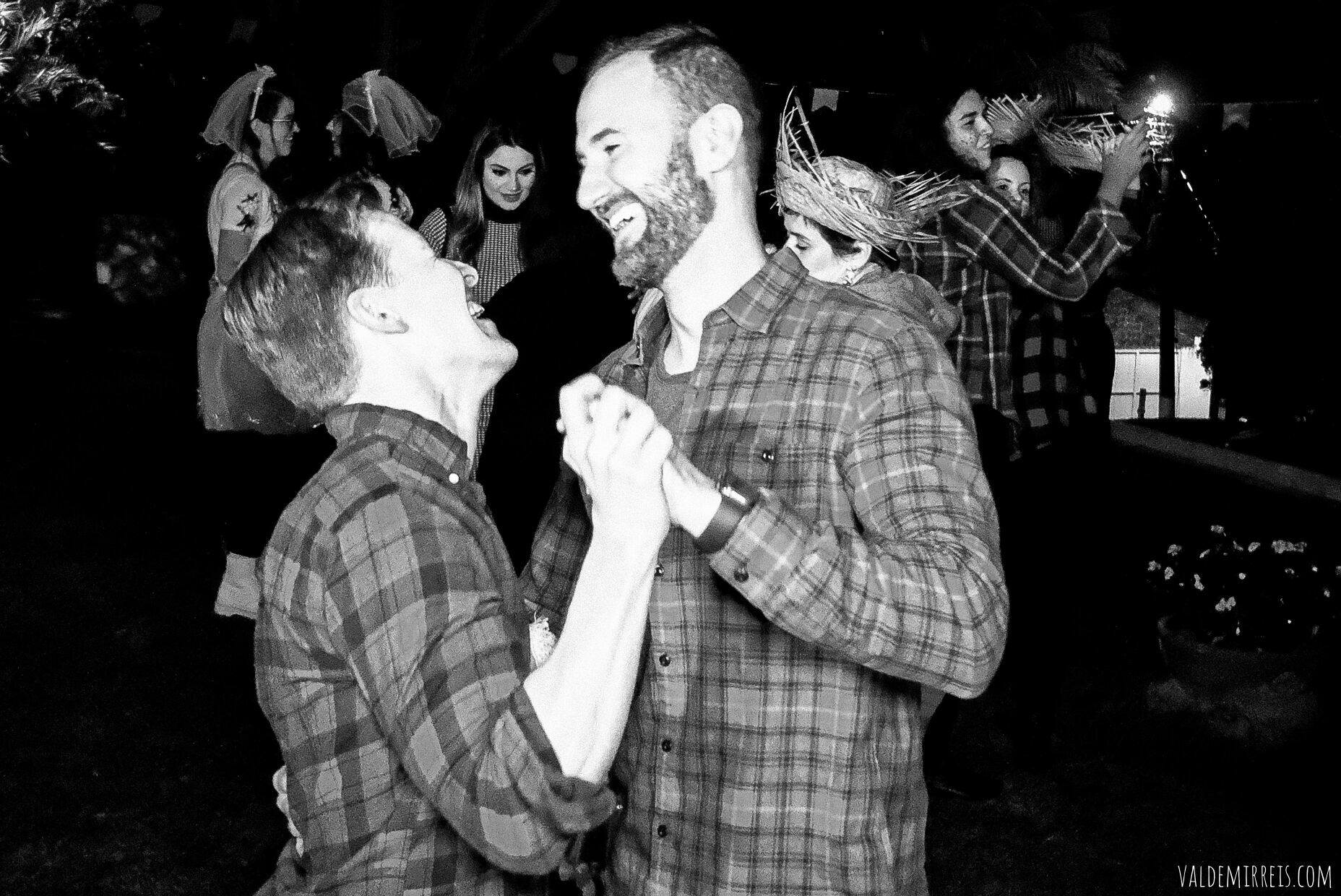 Foto BIG GAY BONANZA | Fotografia de Casamento | Espaço Flor de Liz | Mairiporã SP | Megan + Leticia Foto BIG GAY BONANZA | Fotografia de Casamento | Espaço Flor de Liz | Mairiporã SP | Megan + Leticia - Imagem 181