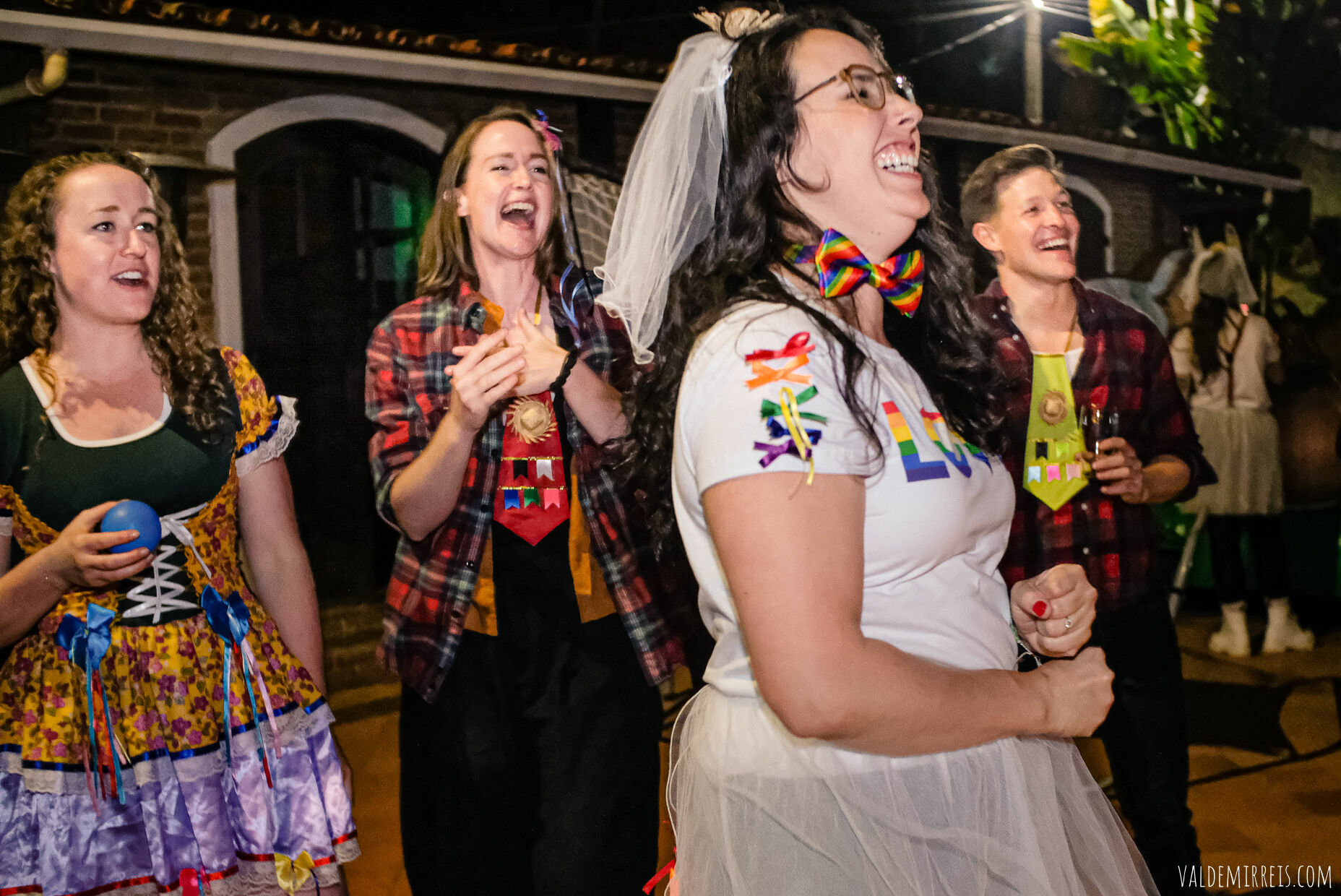 Foto BIG GAY BONANZA | Fotografia de Casamento | Espaço Flor de Liz | Mairiporã SP | Megan + Leticia Foto BIG GAY BONANZA | Fotografia de Casamento | Espaço Flor de Liz | Mairiporã SP | Megan + Leticia - Imagem 173