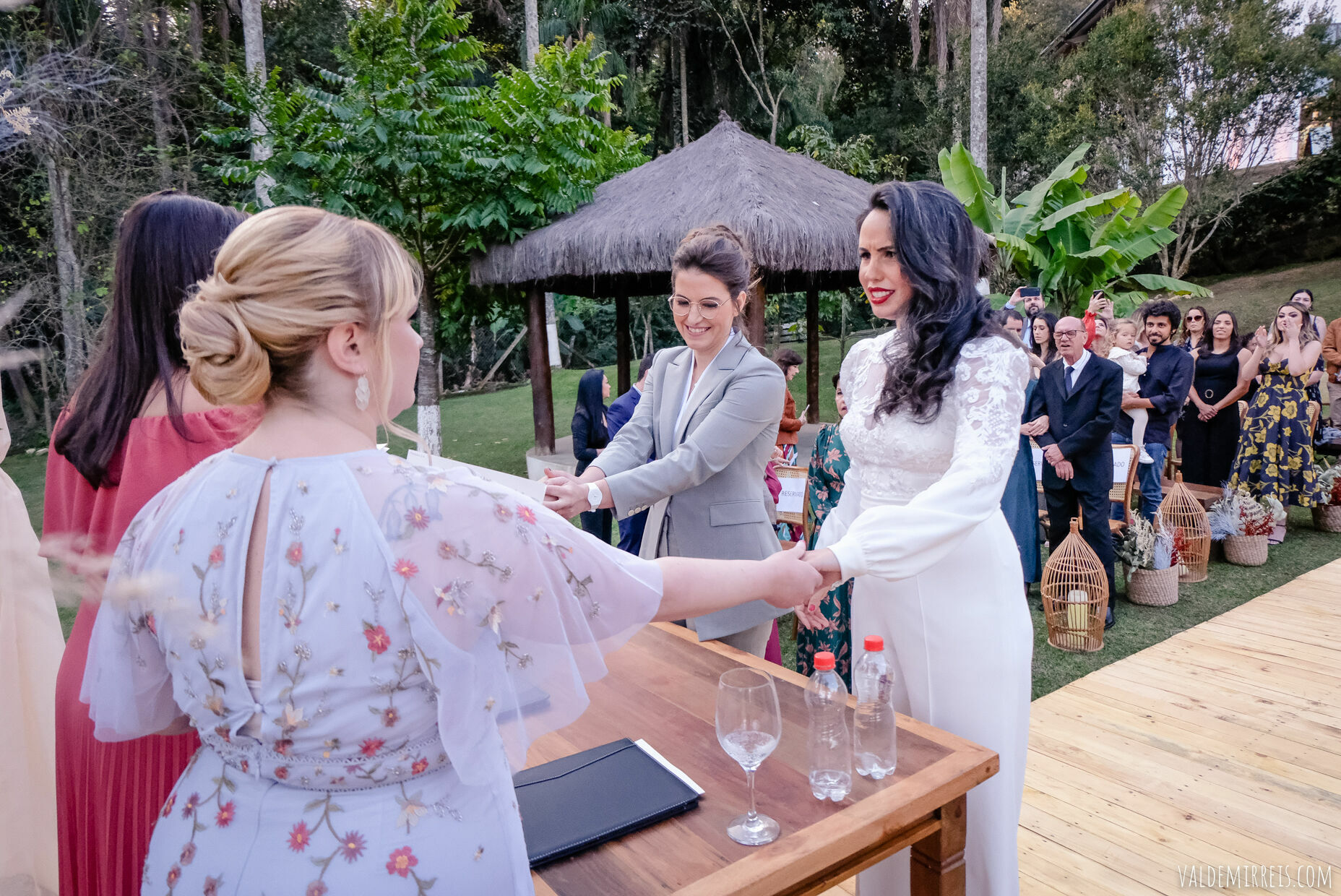 Foto BIG GAY BONANZA | Fotografia de Casamento | Espaço Flor de Liz | Mairiporã SP | Megan + Leticia Foto BIG GAY BONANZA | Fotografia de Casamento | Espaço Flor de Liz | Mairiporã SP | Megan + Leticia - Imagem 330