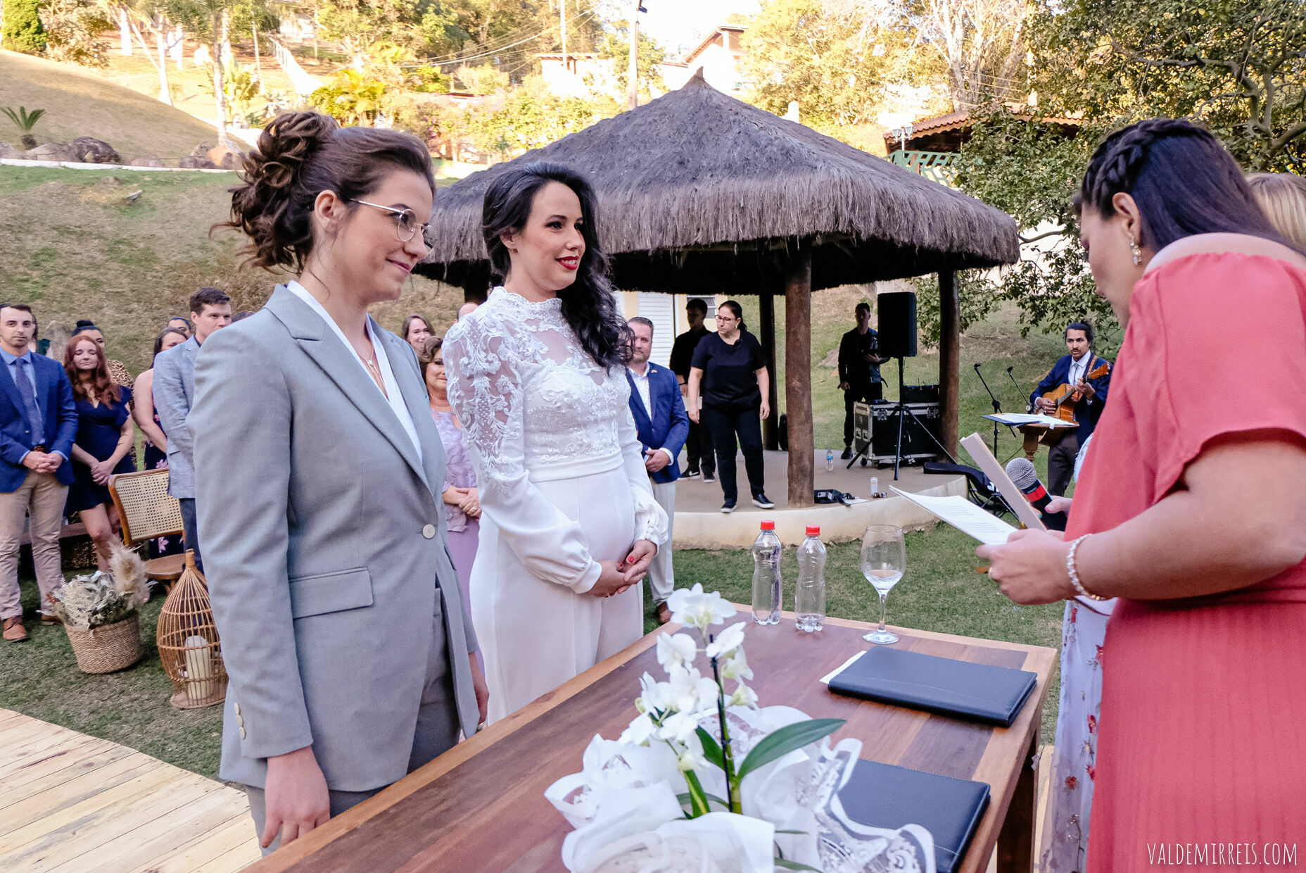 Foto BIG GAY BONANZA | Fotografia de Casamento | Espaço Flor de Liz | Mairiporã SP | Megan + Leticia Foto BIG GAY BONANZA | Fotografia de Casamento | Espaço Flor de Liz | Mairiporã SP | Megan + Leticia - Imagem 377