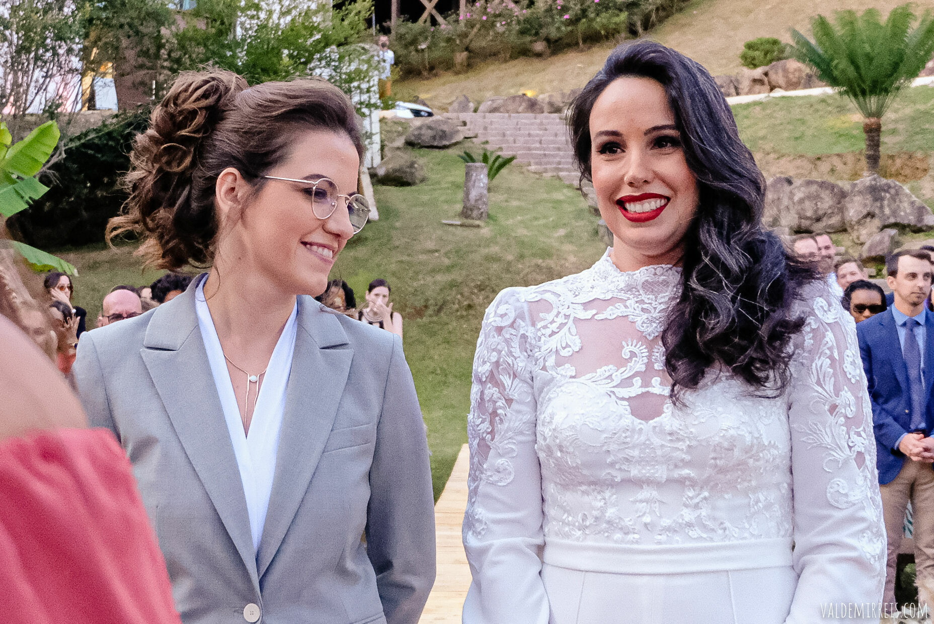 Foto BIG GAY BONANZA | Fotografia de Casamento | Espaço Flor de Liz | Mairiporã SP | Megan + Leticia Foto BIG GAY BONANZA | Fotografia de Casamento | Espaço Flor de Liz | Mairiporã SP | Megan + Leticia - Imagem 378