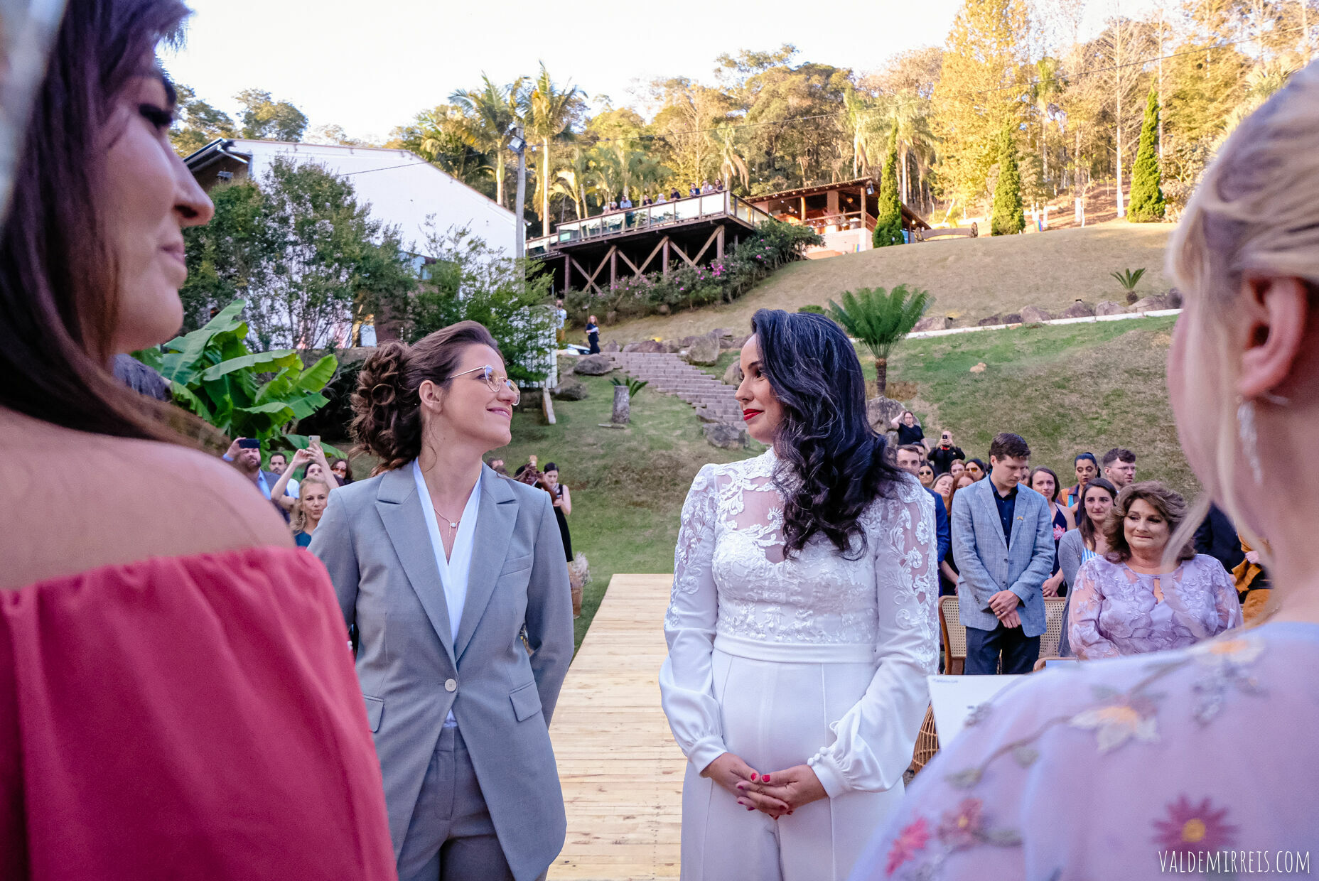 Foto BIG GAY BONANZA | Fotografia de Casamento | Espaço Flor de Liz | Mairiporã SP | Megan + Leticia Foto BIG GAY BONANZA | Fotografia de Casamento | Espaço Flor de Liz | Mairiporã SP | Megan + Leticia - Imagem 379