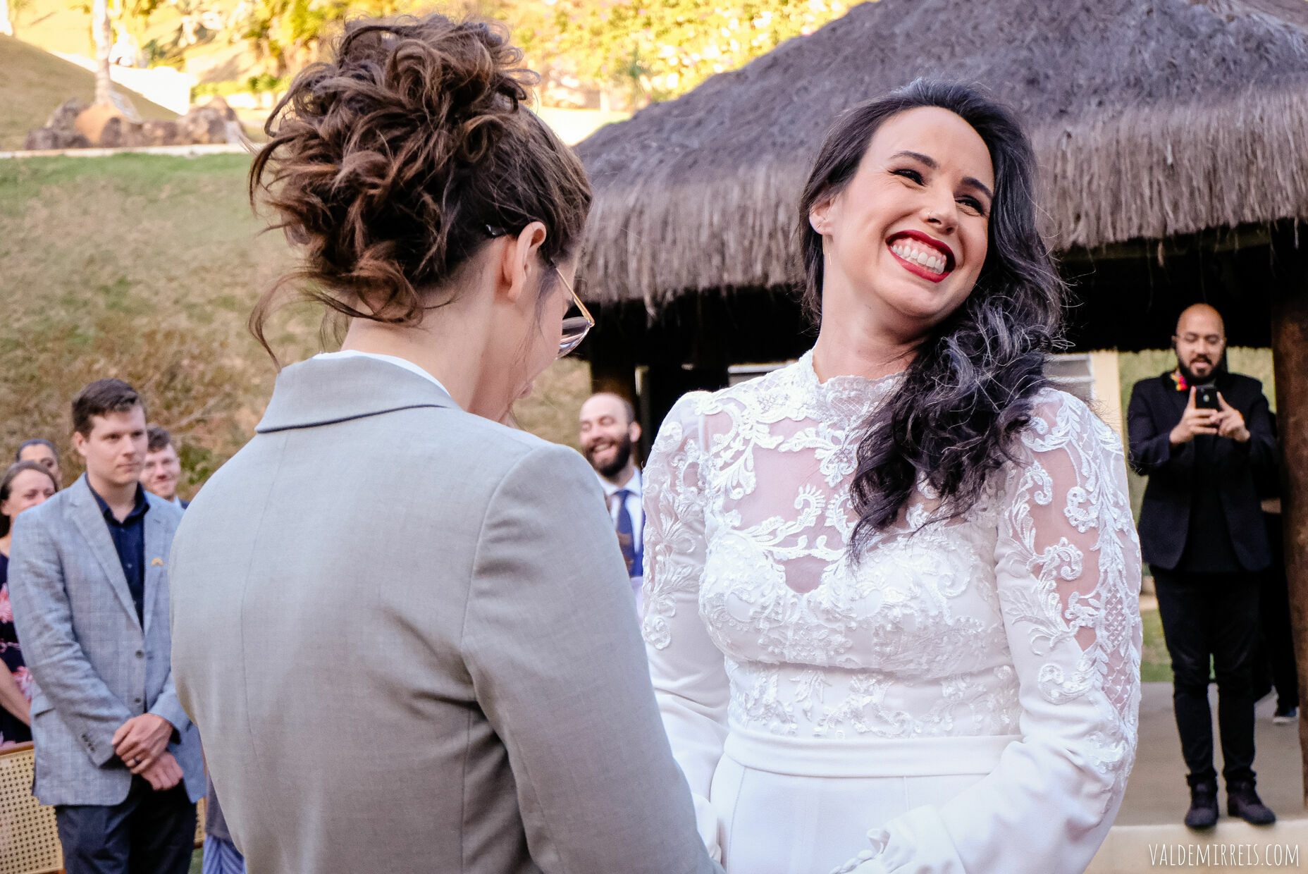 Foto BIG GAY BONANZA | Fotografia de Casamento | Espaço Flor de Liz | Mairiporã SP | Megan + Leticia Foto BIG GAY BONANZA | Fotografia de Casamento | Espaço Flor de Liz | Mairiporã SP | Megan + Leticia - Imagem 381