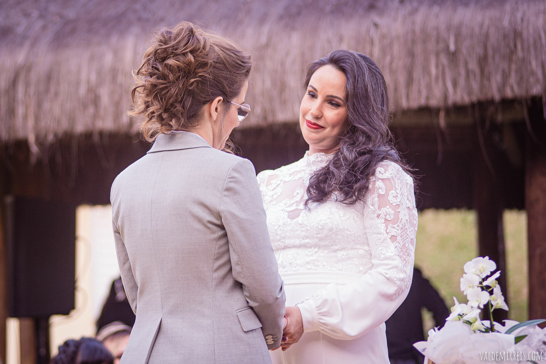 Foto BIG GAY BONANZA | Fotografia de Casamento | Espaço Flor de Liz | Mairiporã SP | Megan + Leticia Foto BIG GAY BONANZA | Fotografia de Casamento | Espaço Flor de Liz | Mairiporã SP | Megan + Leticia - Imagem 408