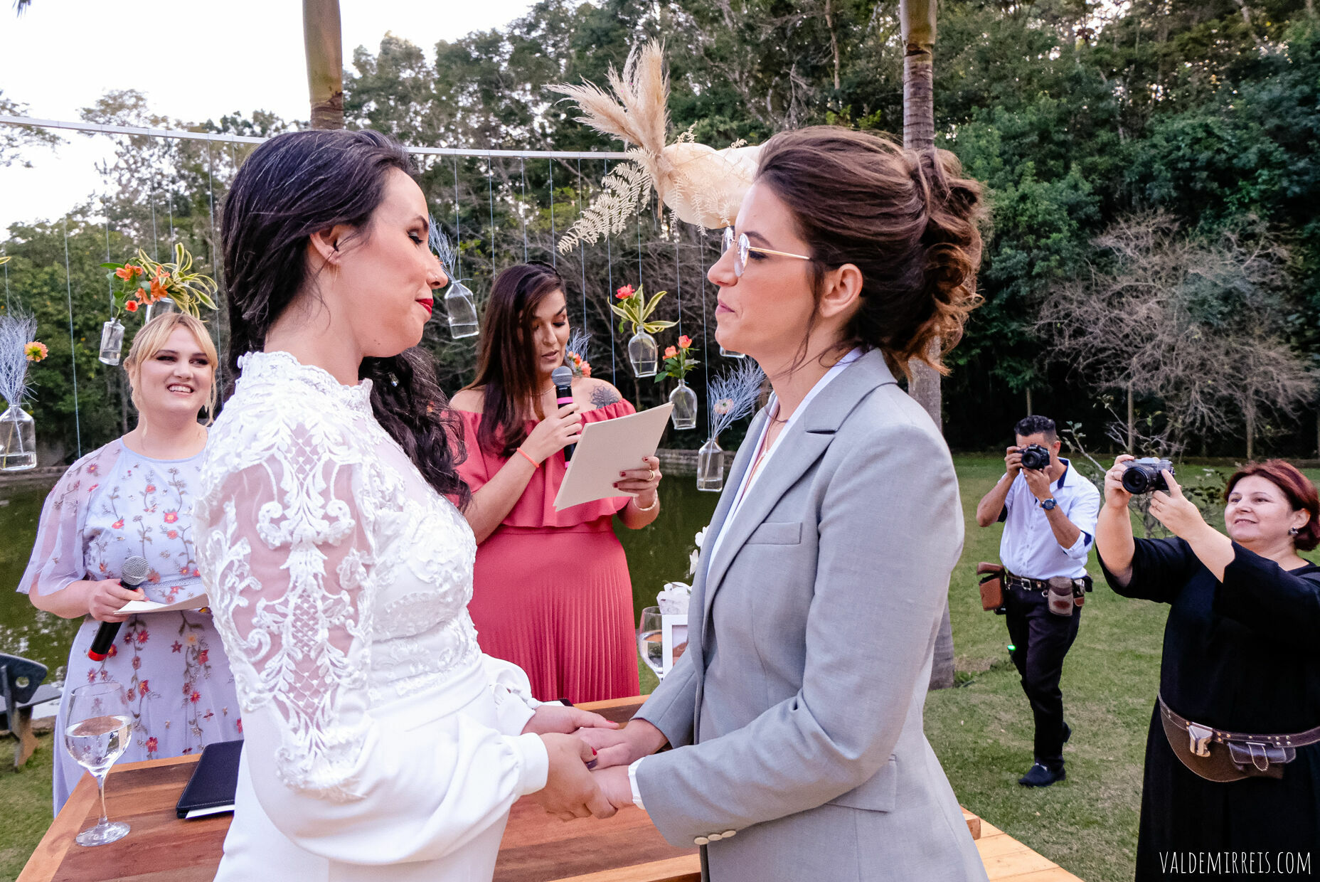 Foto BIG GAY BONANZA | Fotografia de Casamento | Espaço Flor de Liz | Mairiporã SP | Megan + Leticia Foto BIG GAY BONANZA | Fotografia de Casamento | Espaço Flor de Liz | Mairiporã SP | Megan + Leticia - Imagem 409