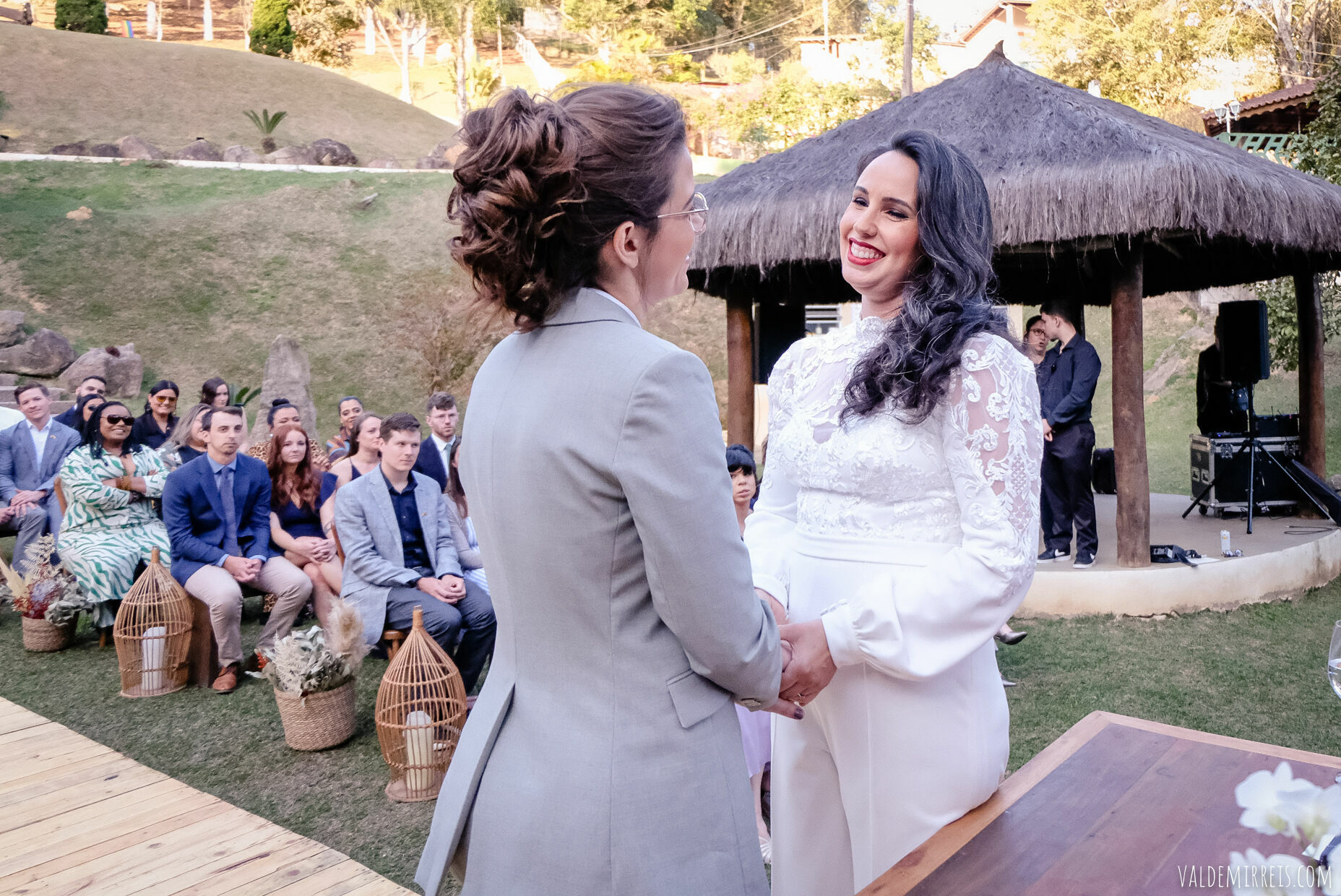 Foto BIG GAY BONANZA | Fotografia de Casamento | Espaço Flor de Liz | Mairiporã SP | Megan + Leticia Foto BIG GAY BONANZA | Fotografia de Casamento | Espaço Flor de Liz | Mairiporã SP | Megan + Leticia - Imagem 415