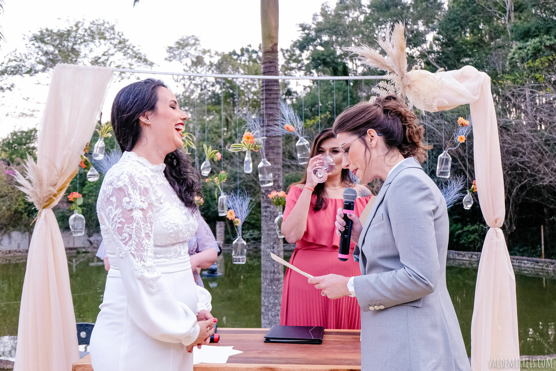Foto BIG GAY BONANZA | Fotografia de Casamento | Espaço Flor de Liz | Mairiporã SP | Megan + Leticia Foto BIG GAY BONANZA | Fotografia de Casamento | Espaço Flor de Liz | Mairiporã SP | Megan + Leticia - Imagem 435