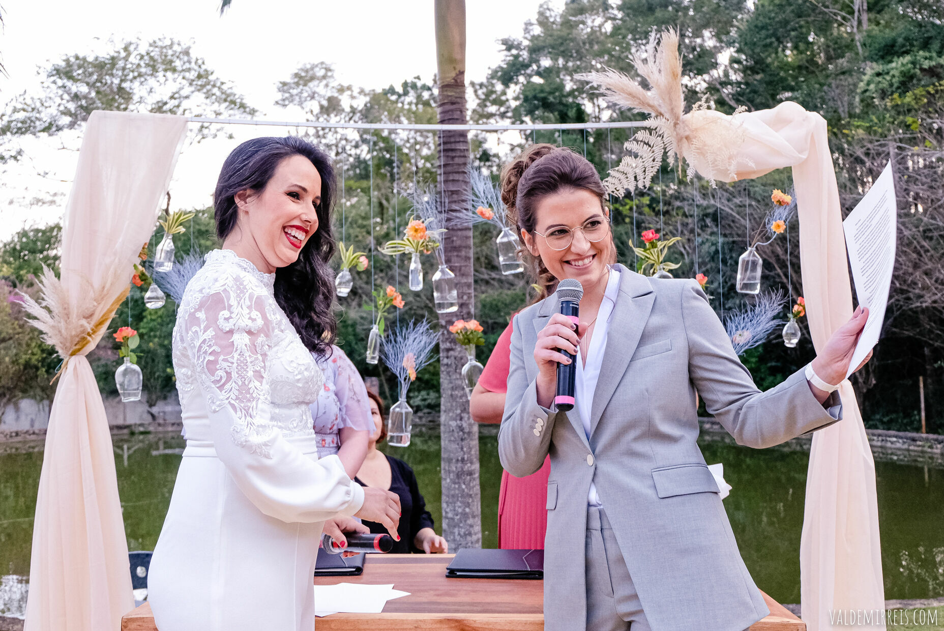 Foto BIG GAY BONANZA | Fotografia de Casamento | Espaço Flor de Liz | Mairiporã SP | Megan + Leticia Foto BIG GAY BONANZA | Fotografia de Casamento | Espaço Flor de Liz | Mairiporã SP | Megan + Leticia - Imagem 436