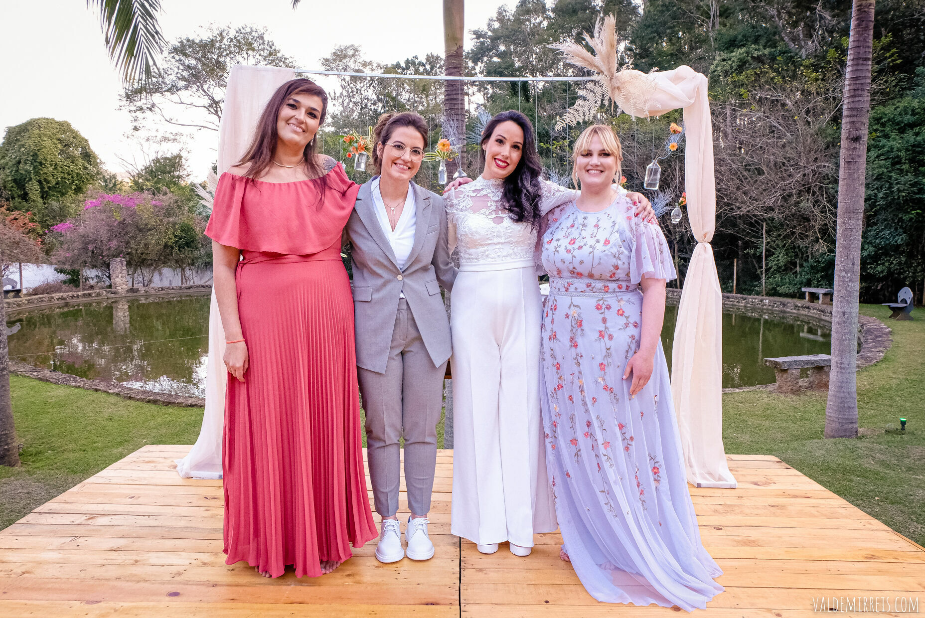 Foto BIG GAY BONANZA | Fotografia de Casamento | Espaço Flor de Liz | Mairiporã SP | Megan + Leticia Foto BIG GAY BONANZA | Fotografia de Casamento | Espaço Flor de Liz | Mairiporã SP | Megan + Leticia - Imagem 473